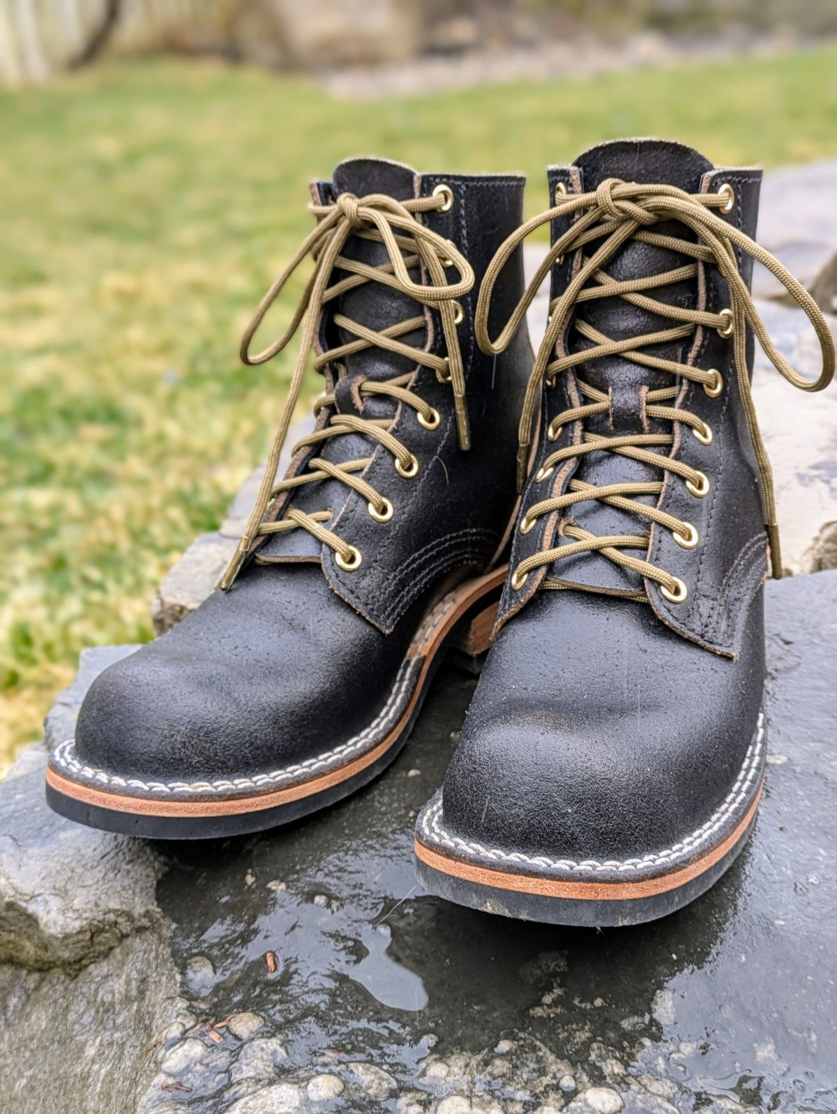 Photo by UnpackedC on March 20, 2025 of the Nicks Prospector in Horween Black Waxed Flesh.