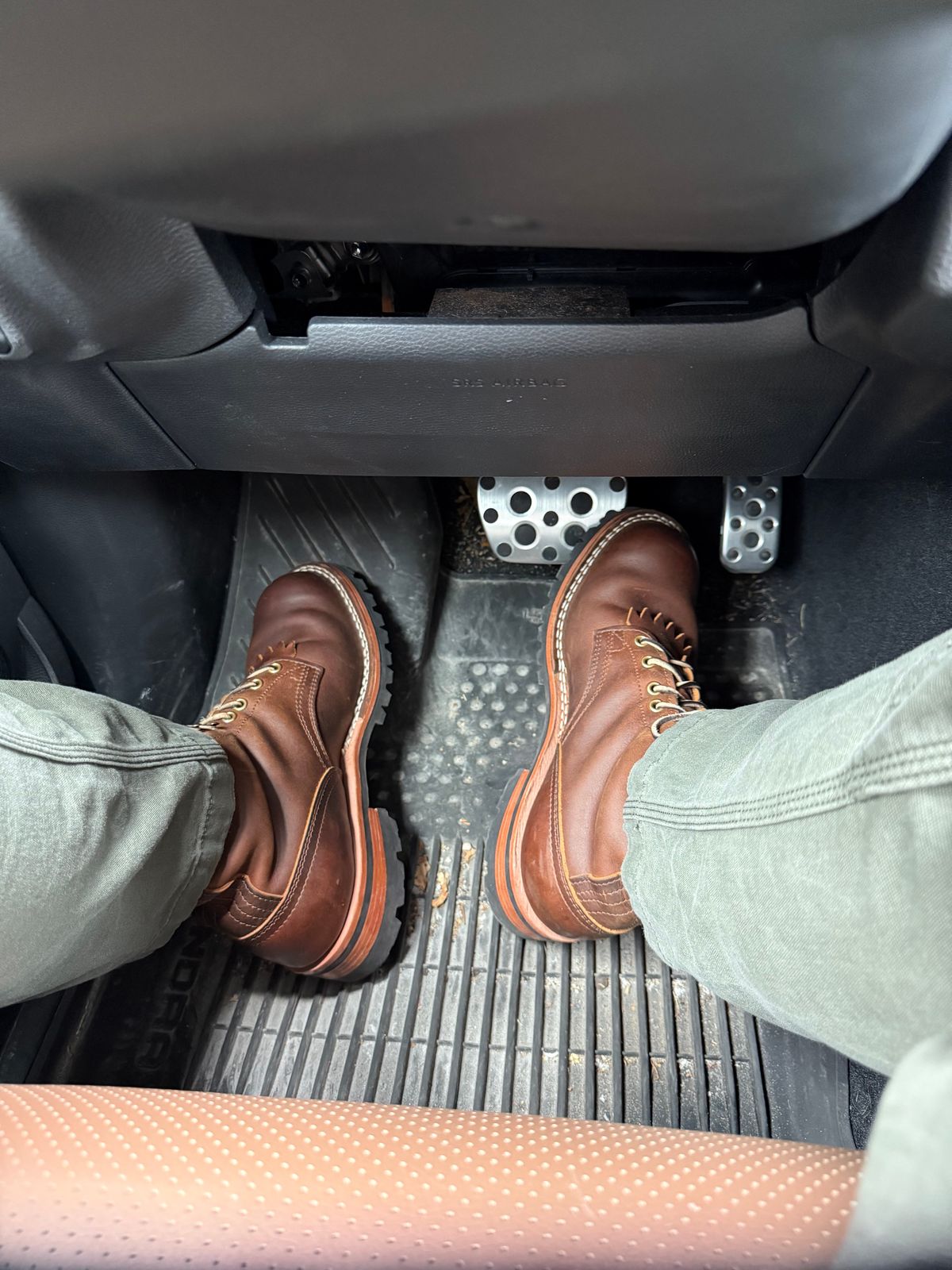 Photo by mattwaldo on August 21, 2025 of the Nicks Overlander in Horween Orange Predator.