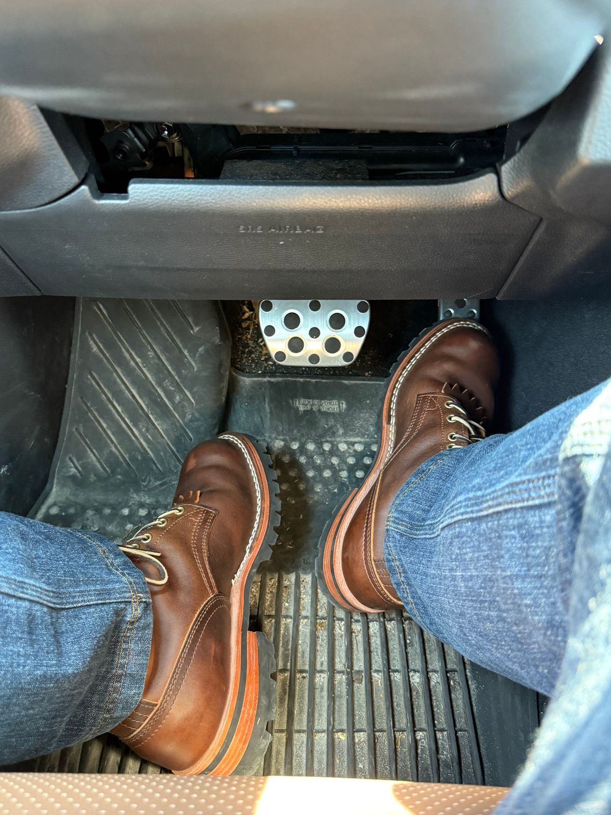 Photo by mattwaldo on August 11, 2025 of the Nicks Overlander in Horween Orange Predator.