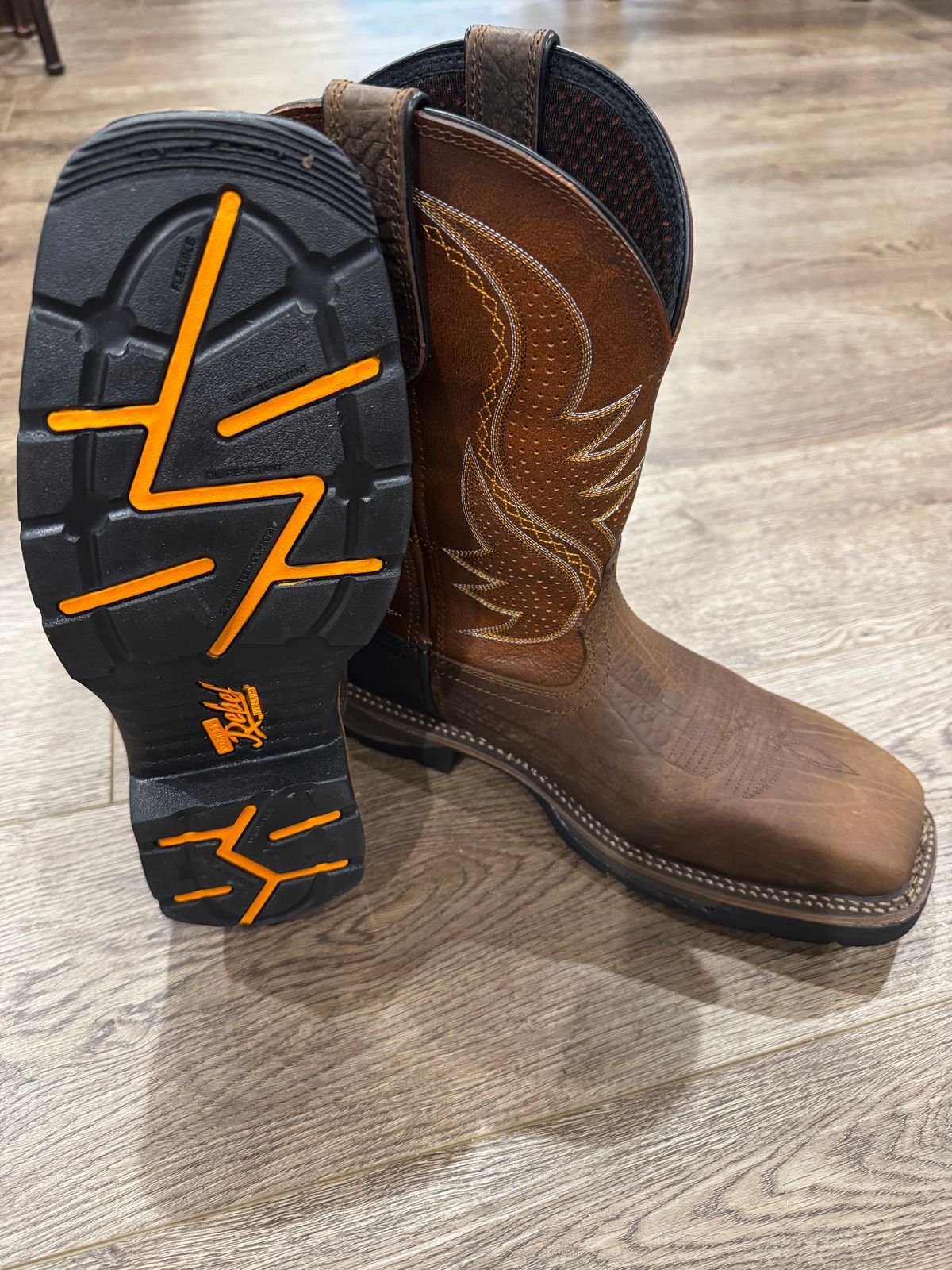 Photo by ericxj99 on January 10, 2026 of the Durango Working Rebel in Water Proof.