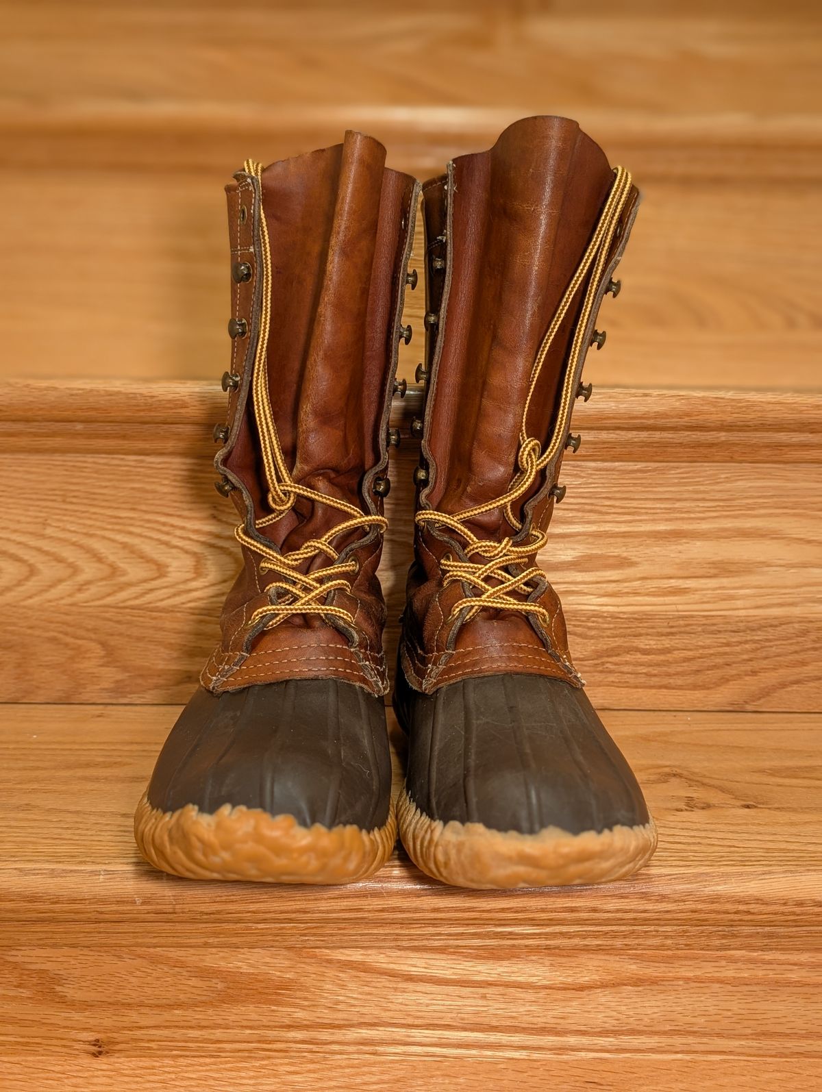 Photo by feetpics on January 6, 2026 of the L.L.Bean Maine Hunting Shoe 12" in Unknown Leather.