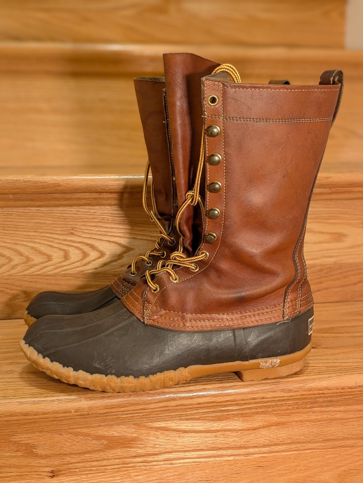 Photo by feetpics on January 6, 2026 of the L.L.Bean Maine Hunting Shoe 12" in Unknown Leather.