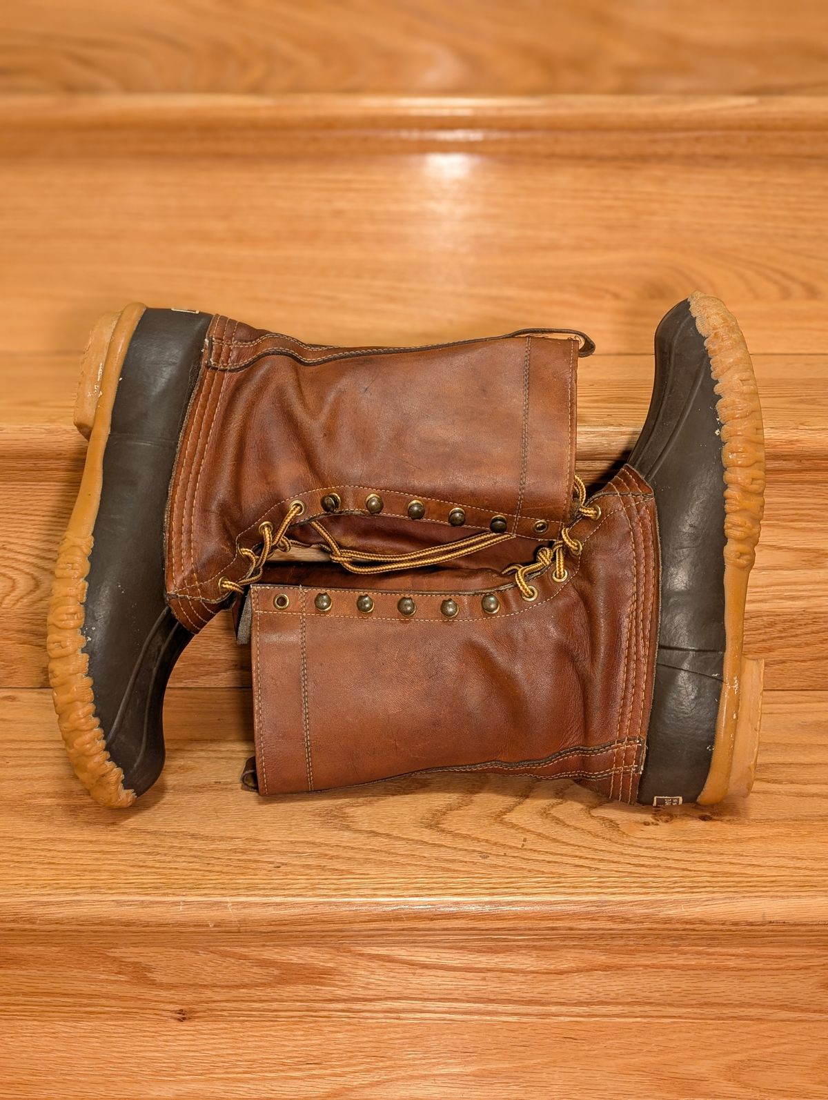 Photo by feetpics on January 6, 2026 of the L.L.Bean Maine Hunting Shoe 12" in Unknown Leather.