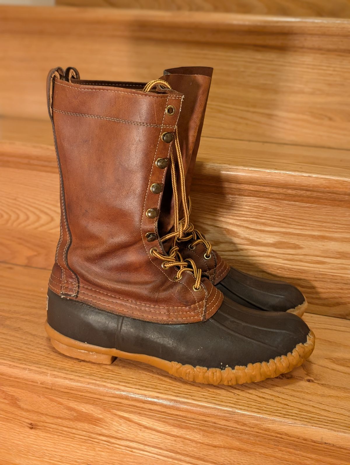 Photo by feetpics on January 6, 2026 of the L.L.Bean Maine Hunting Shoe 12" in Unknown Leather.