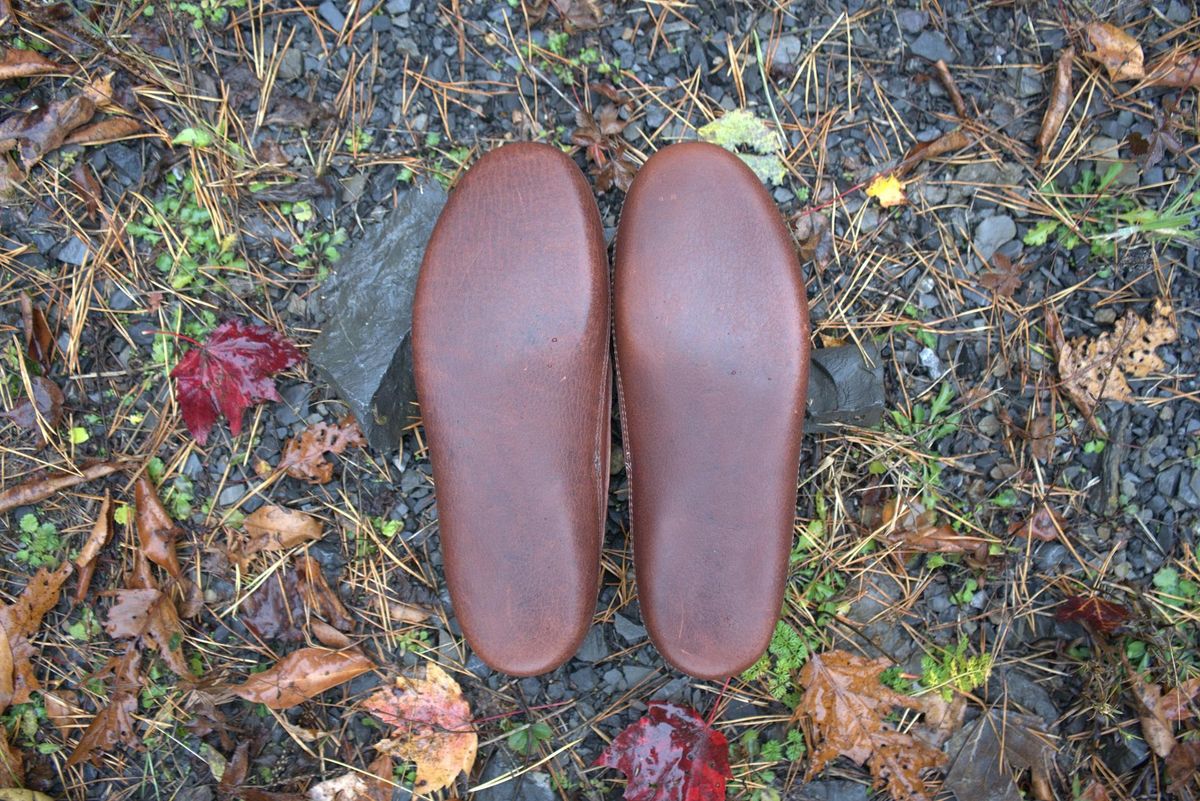 Photo by feetpics on November 1, 2025 of the Russell Moccasin Co. Shearling Oneida in Full-Grain Timberjack.