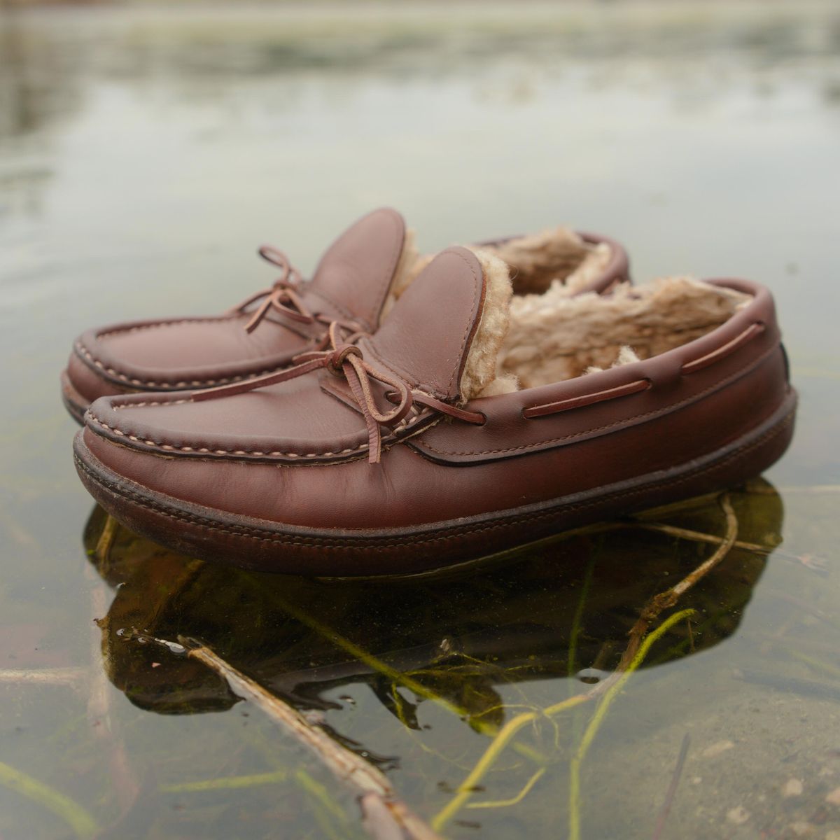 Photo by feetpics on January 6, 2026 of the Russell Moccasin Co. Shearling Oneida in Full-Grain Timberjack.