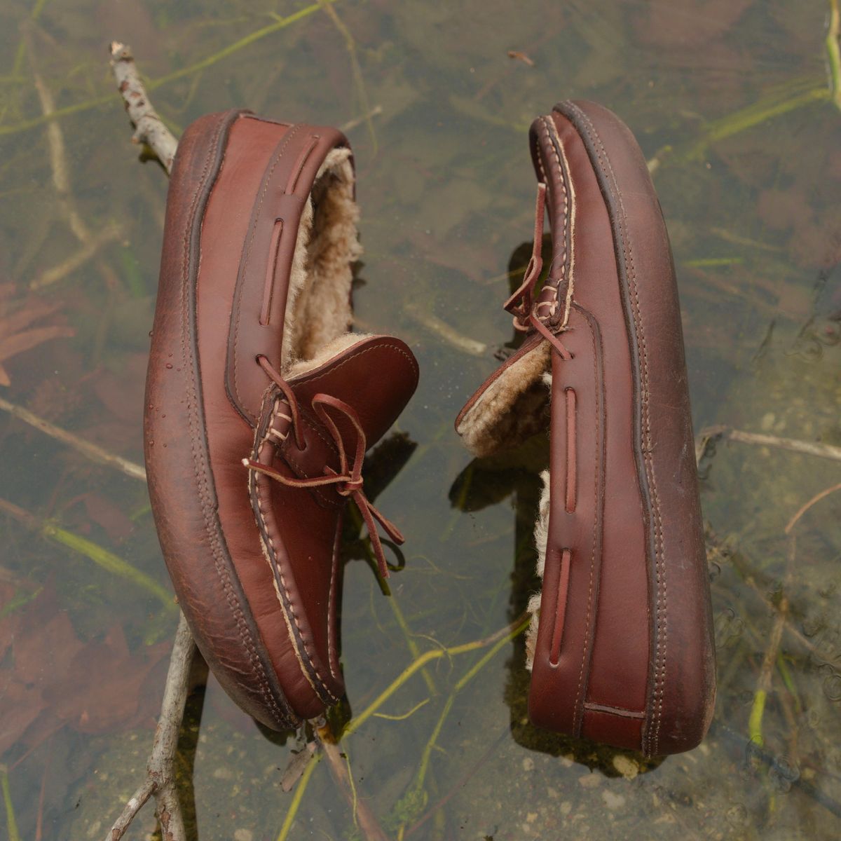 Photo by feetpics on January 6, 2026 of the Russell Moccasin Co. Shearling Oneida in Full-Grain Timberjack.