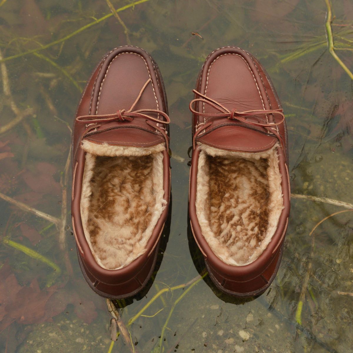 Photo by feetpics on January 6, 2026 of the Russell Moccasin Co. Shearling Oneida in Full-Grain Timberjack.