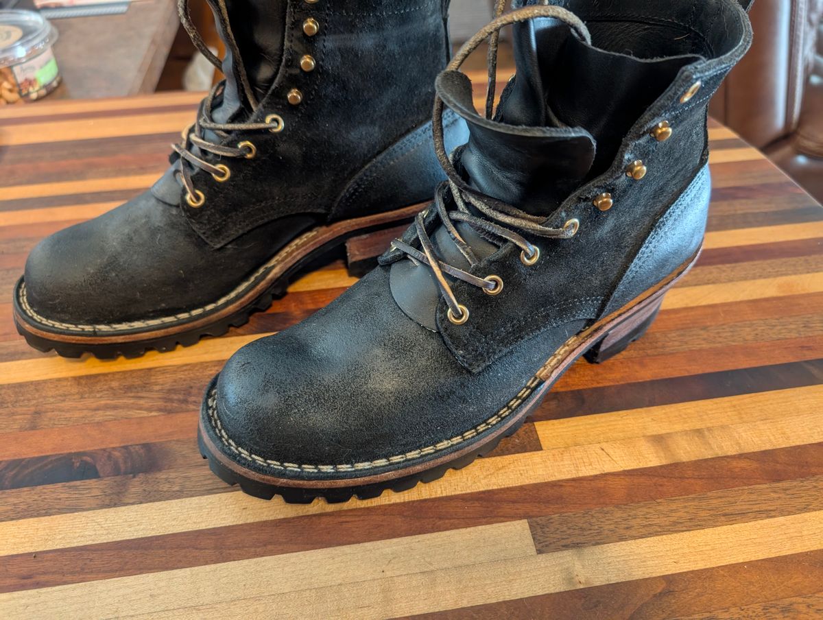 Photo by JoeB on January 28, 2025 of the Nicks Urban Logger in Seidel MaxSupport Black Roughout.