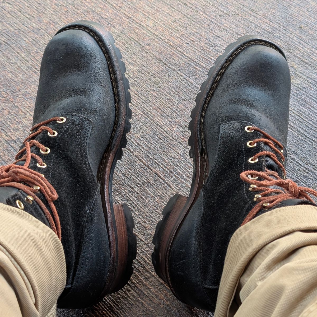 Photo by JoeB on July 30, 2025 of the Nicks Urban Logger in Seidel MaxSupport Black Roughout.