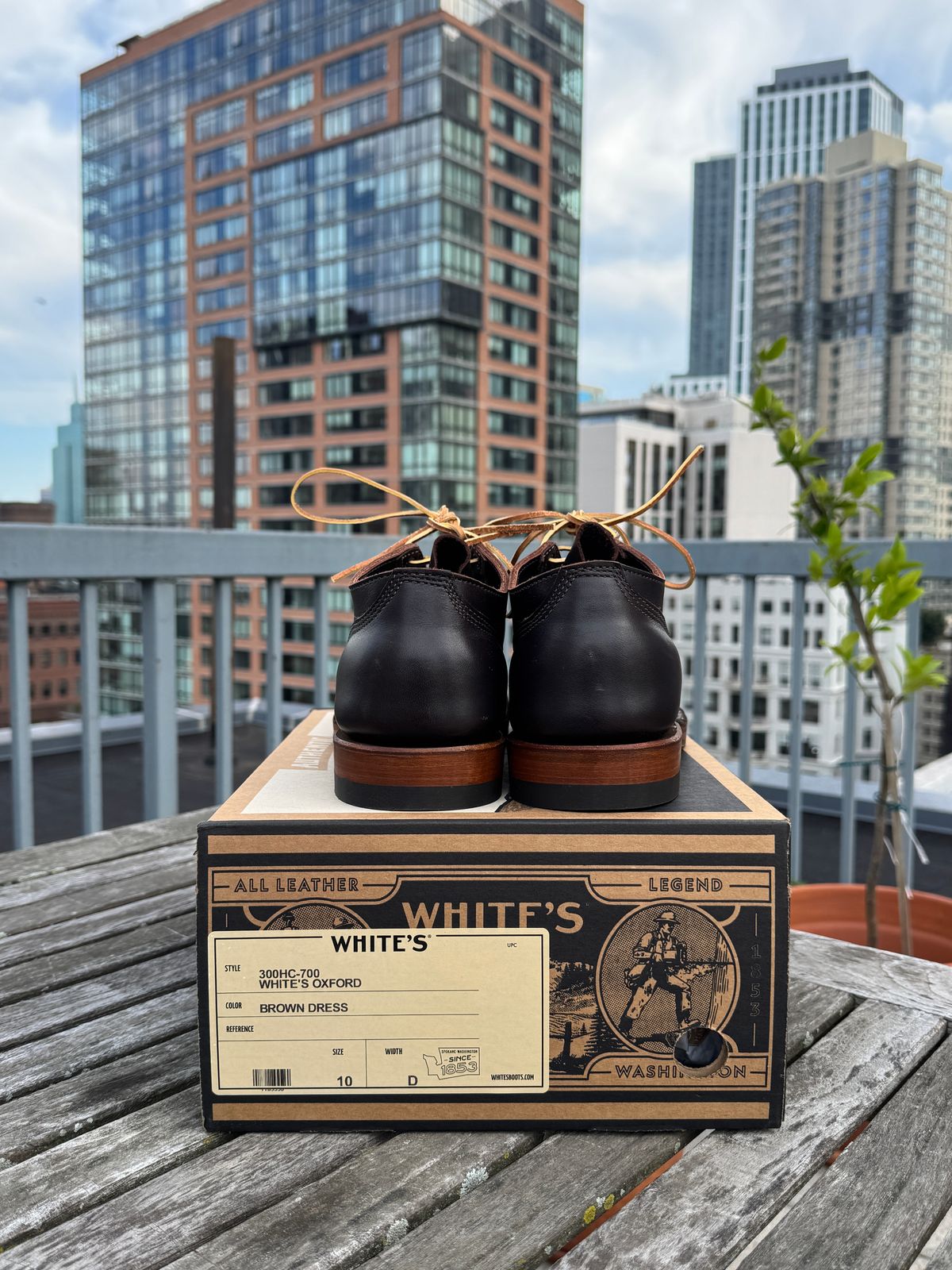Photo by kleinknecht on October 4, 2024 of the White's Oxford in Seidel Brown Dress.