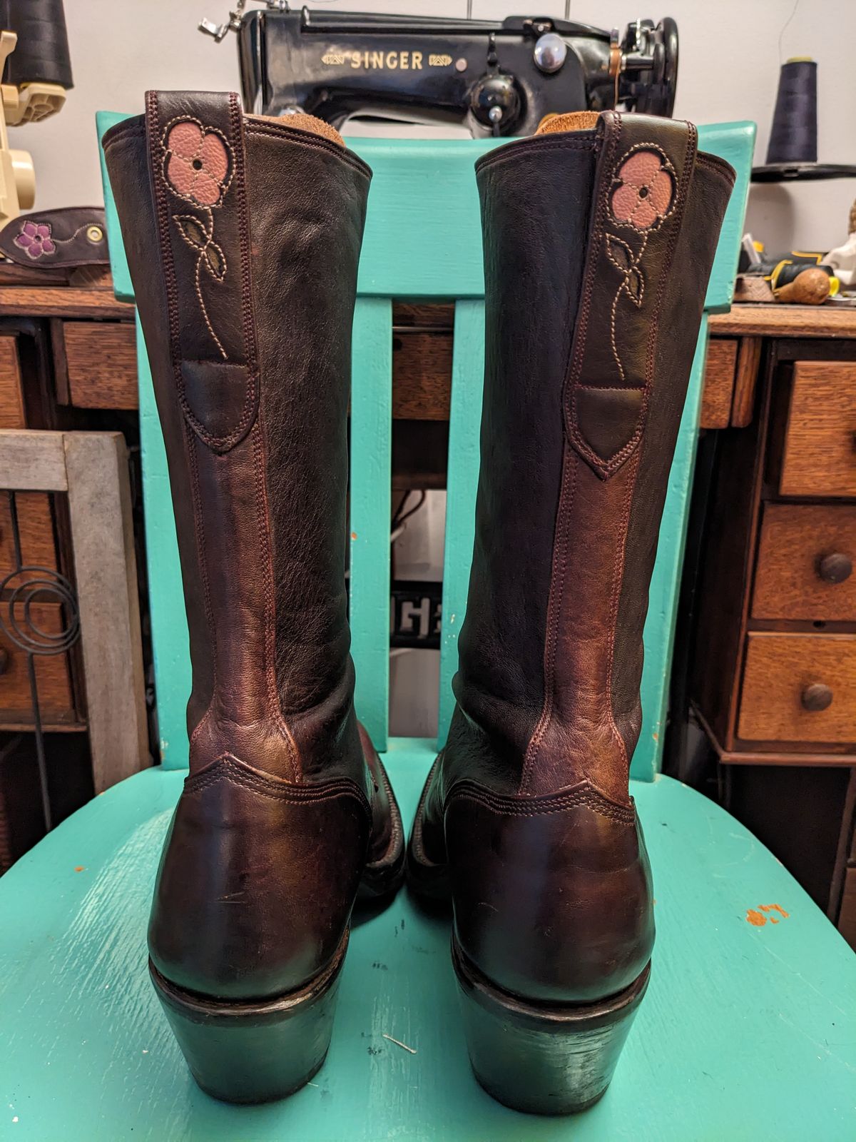 Photo by olivialocke on October 2, 2025 of the Self-Made Packer Boot in Horween Double Horse Front.