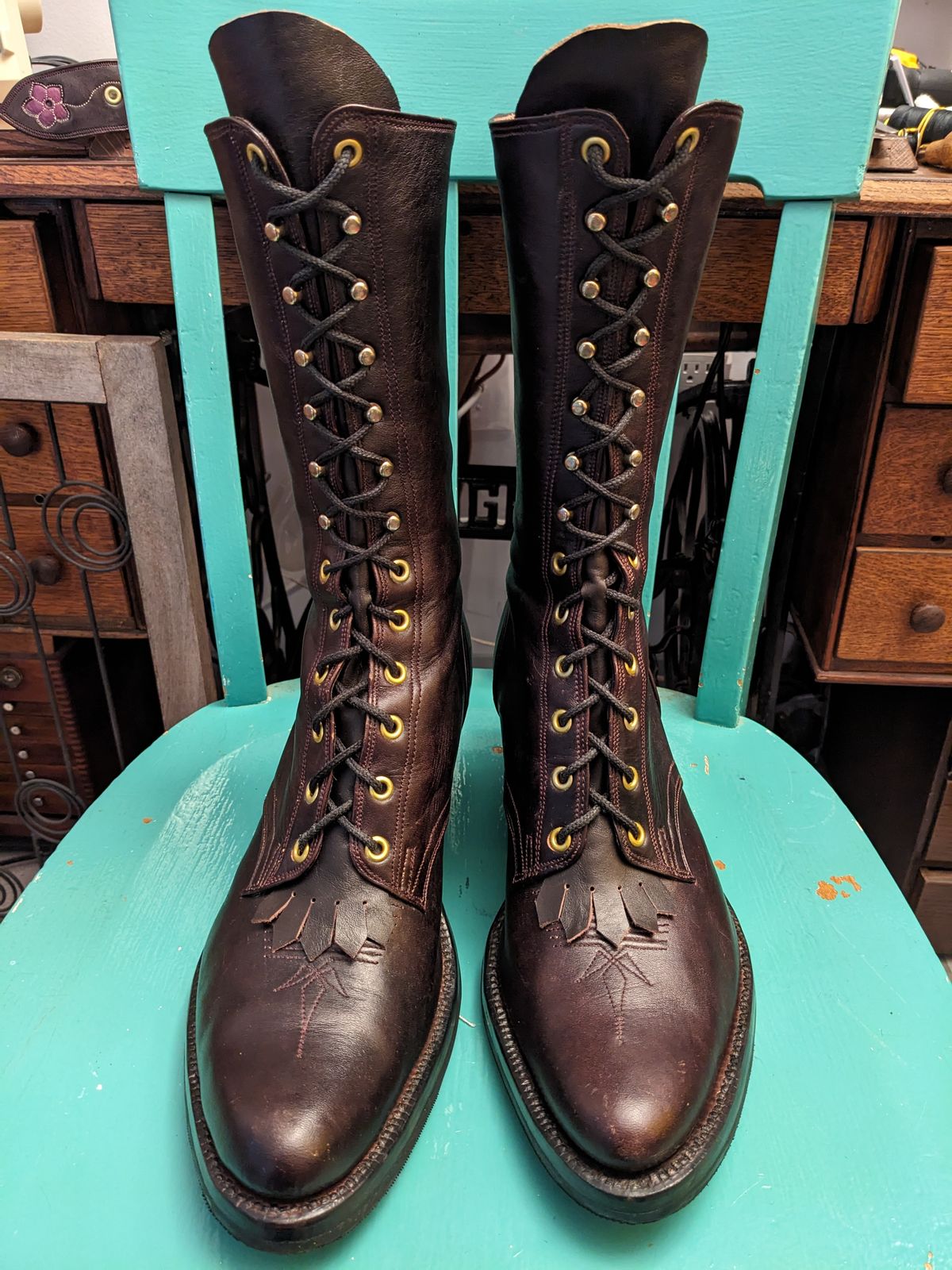 Photo by olivialocke on October 2, 2025 of the Self-Made Packer Boot in Horween Double Horse Front.