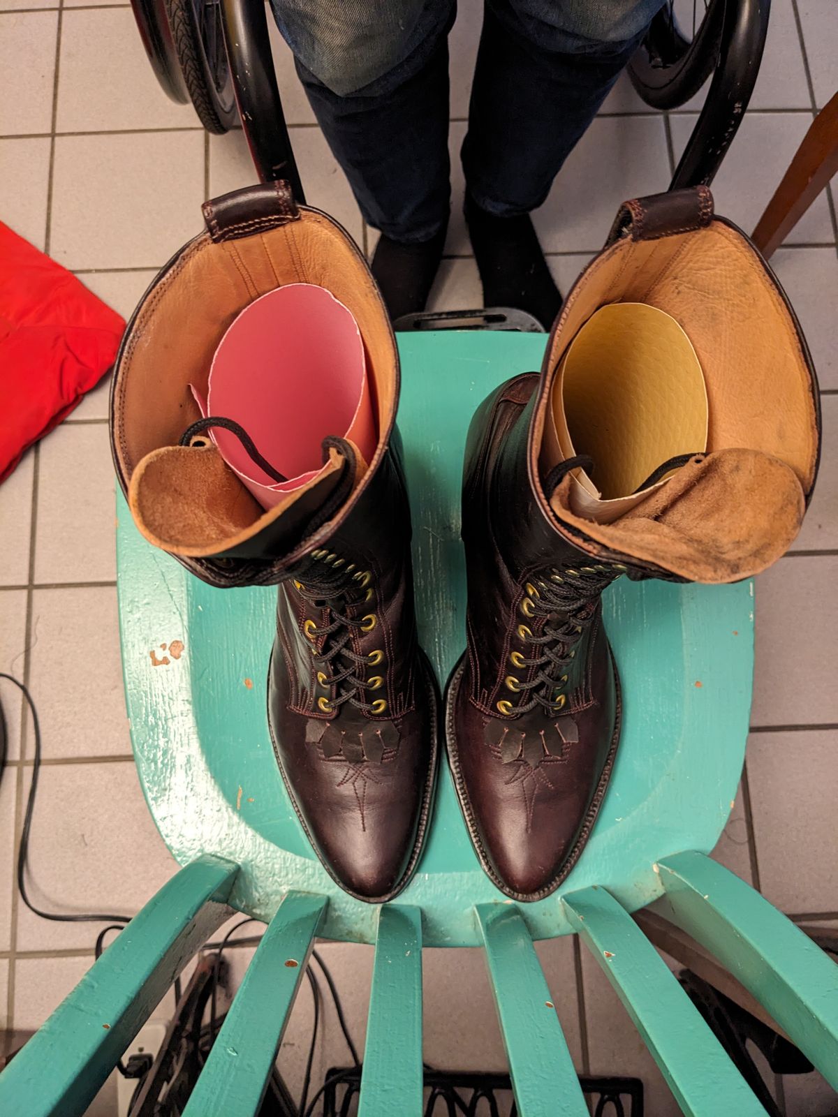 Photo by olivialocke on October 2, 2025 of the Self-Made Packer Boot in Horween Double Horse Front.