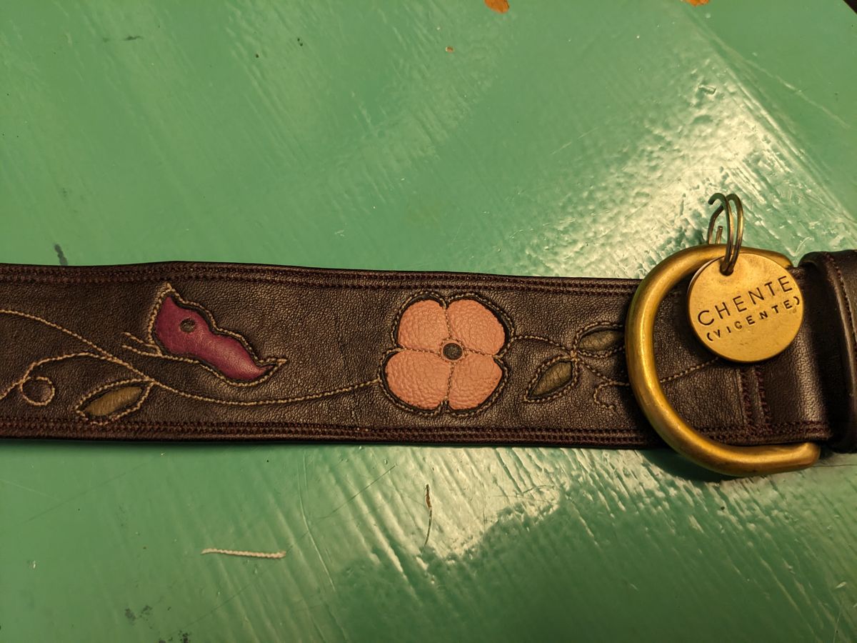 Photo by olivialocke on October 2, 2025 of the Self-Made Dog Collar in Horween Double Horse Front.