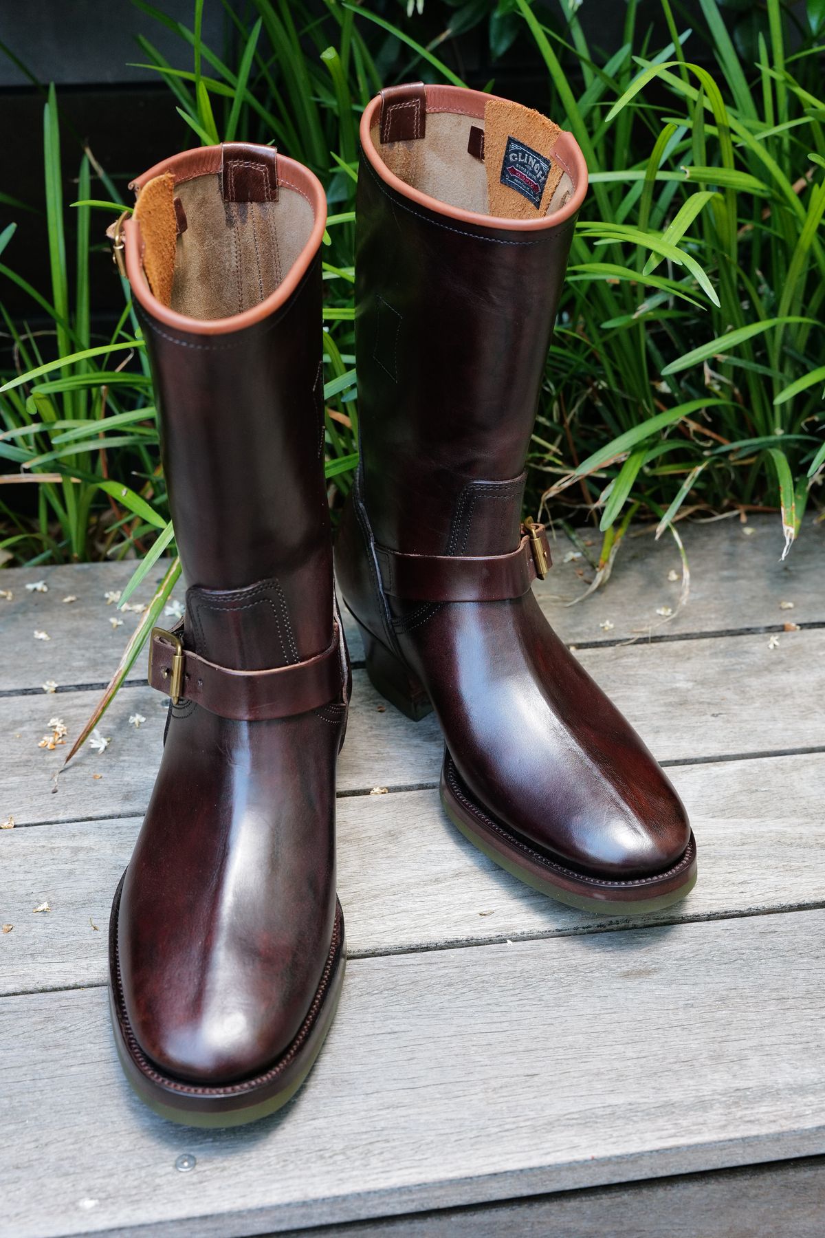 Photo by jcurry on June 17, 2025 of the Clinch Engineer Boots 11-Inch Height in Brown-Overdyed Horsebutt.