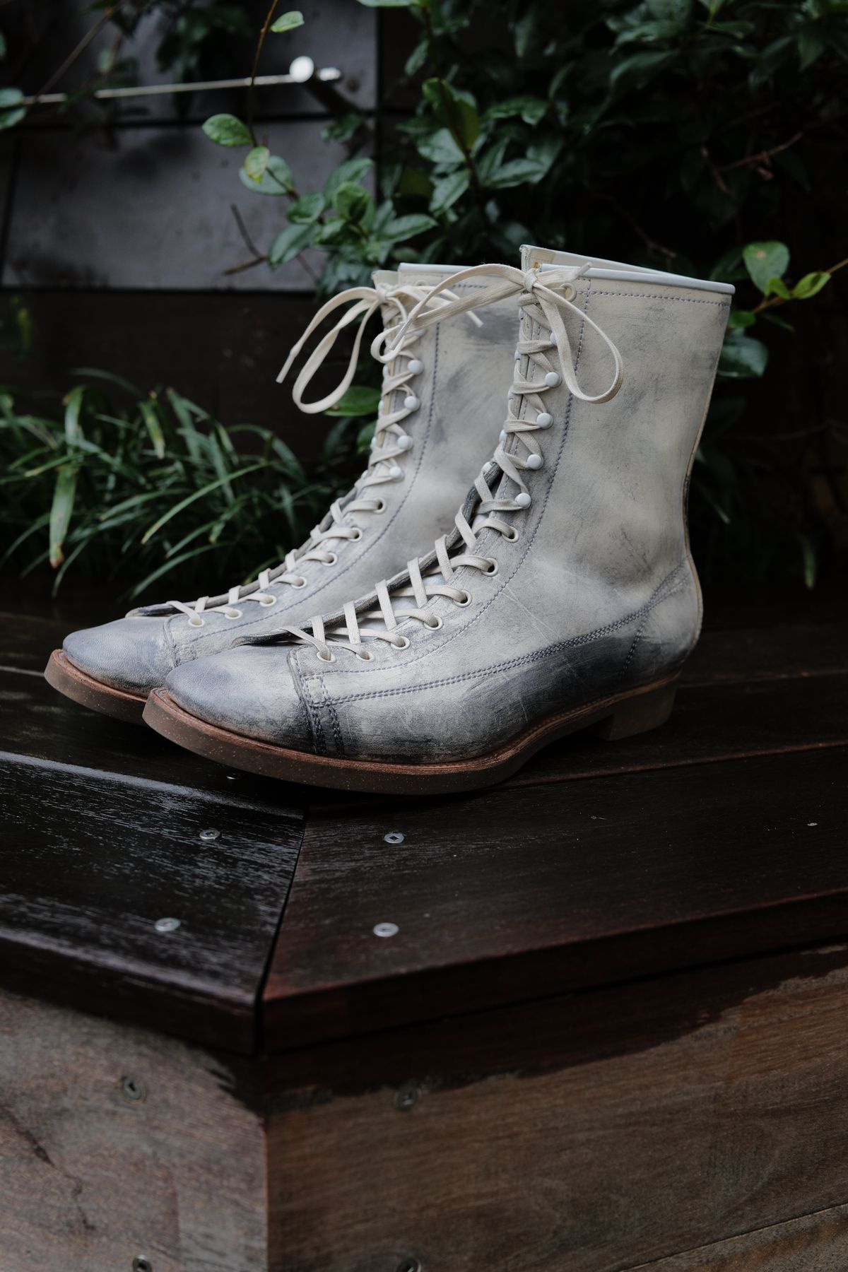 Photo by jcurry on February 1, 2025 of the Clinch Gary Boots in EQ Horsebutt White Dirty Finish.