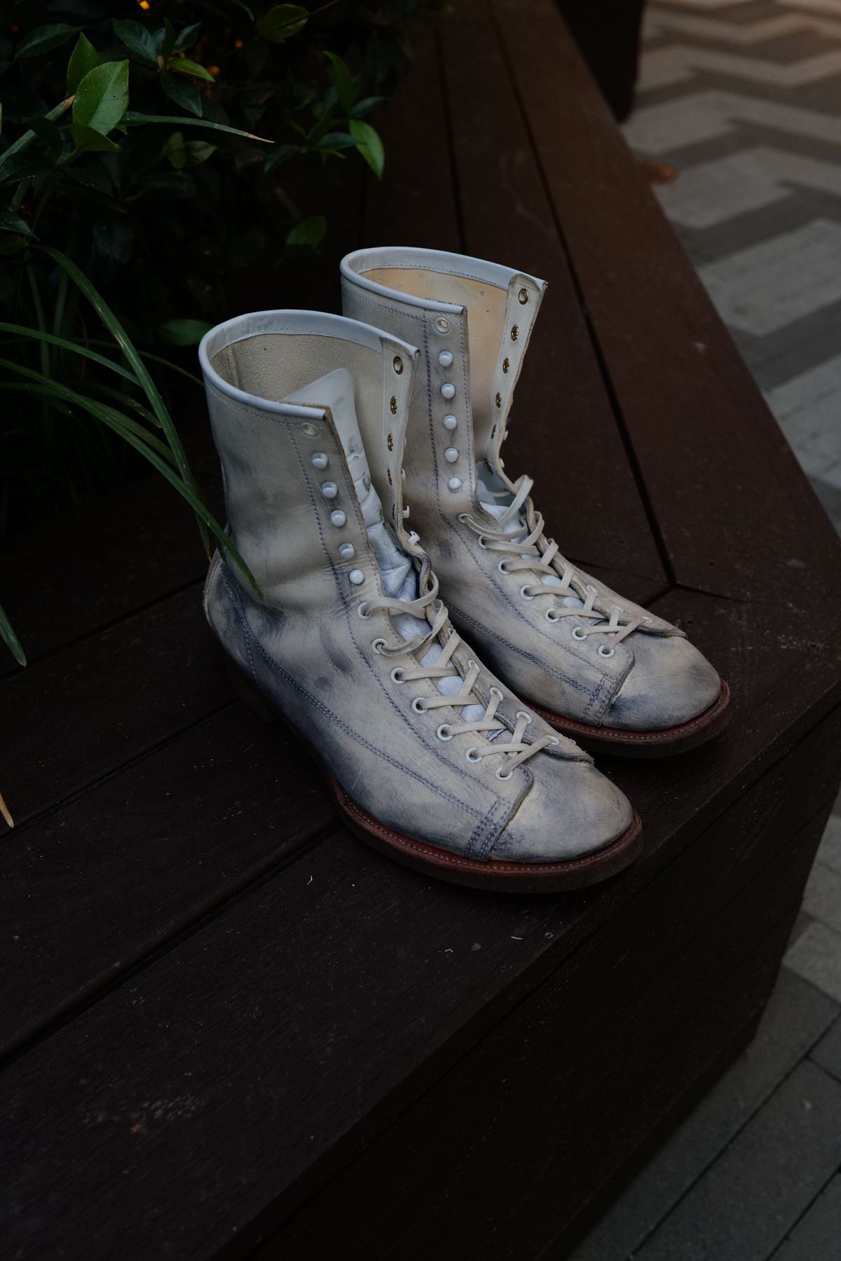 Photo by jcurry on August 22, 2025 of the Clinch Gary Boots in EQ Horsebutt White Dirty Finish.