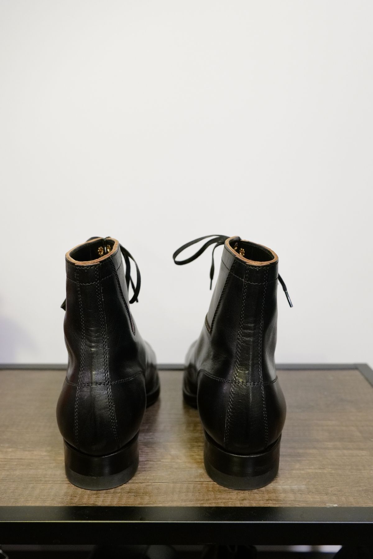 Photo by jcurry on November 1, 2025 of the Clinch Milne Soft-toe in Top Notch Horsehide Black (Tea core).