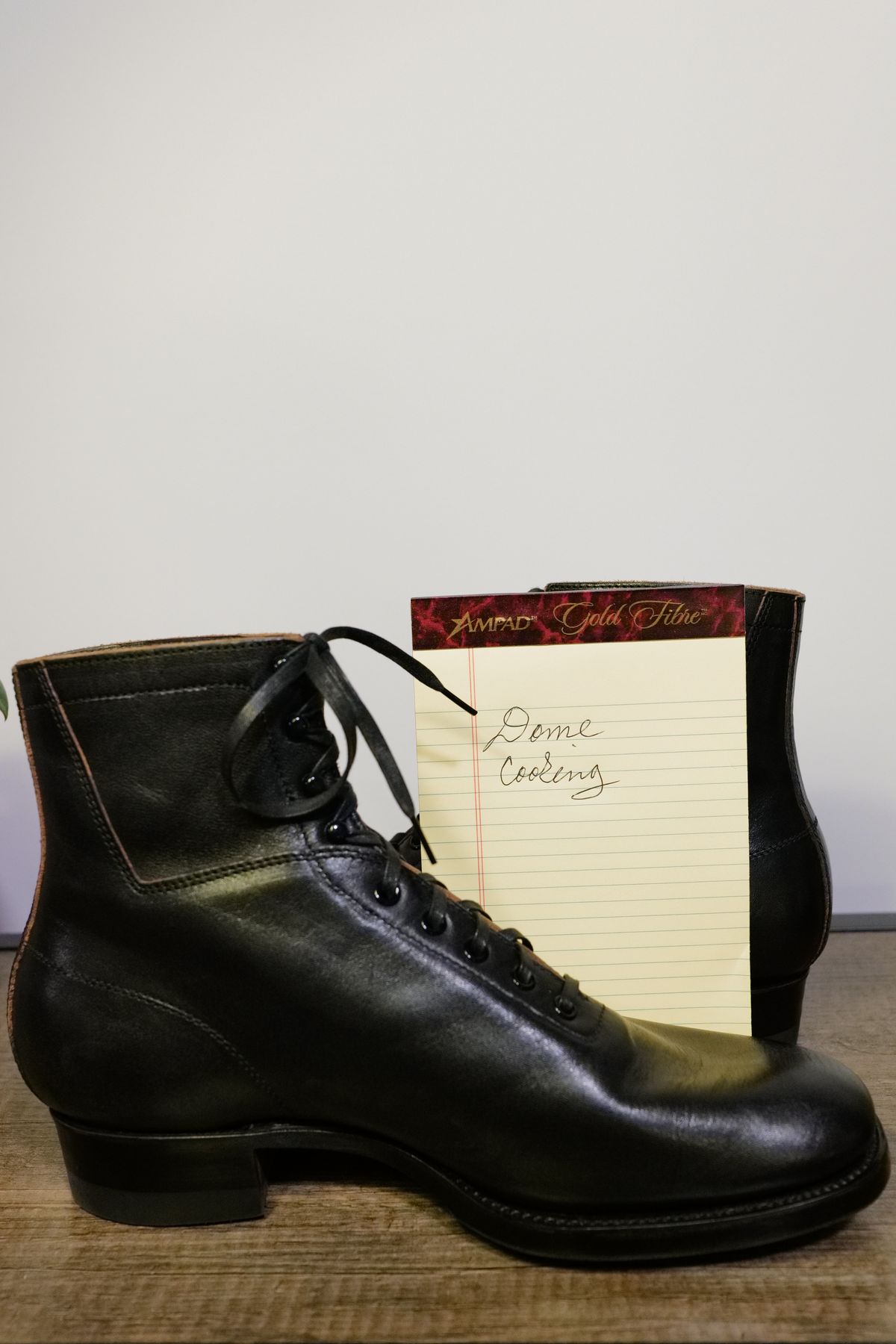 Photo by jcurry on November 1, 2025 of the Clinch Milne Soft-toe in Top Notch Horsehide Black (Tea core).
