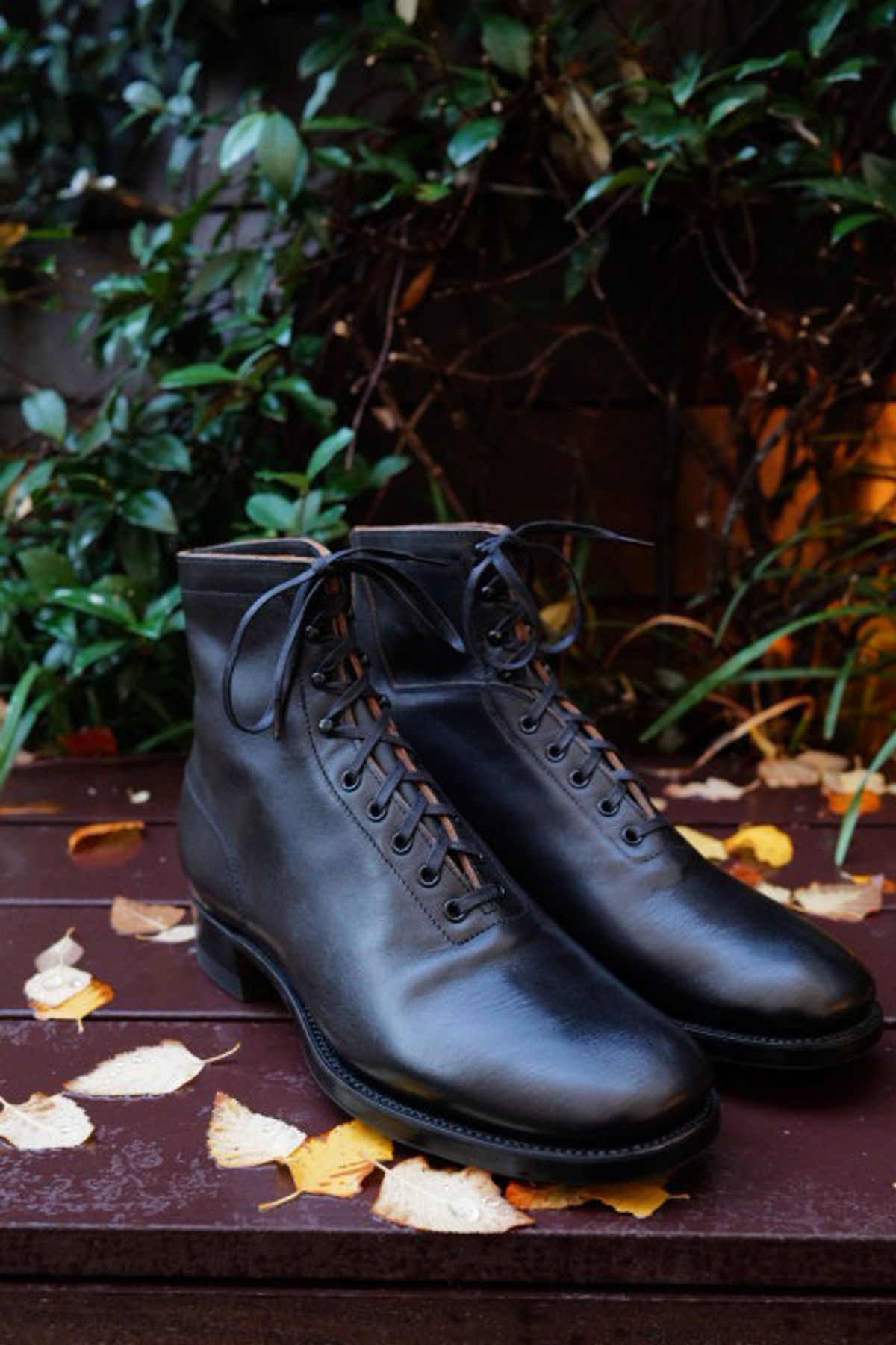 Photo by jcurry on October 27, 2025 of the Clinch Milne Soft-toe in Top Notch Horsehide Black (Tea core).