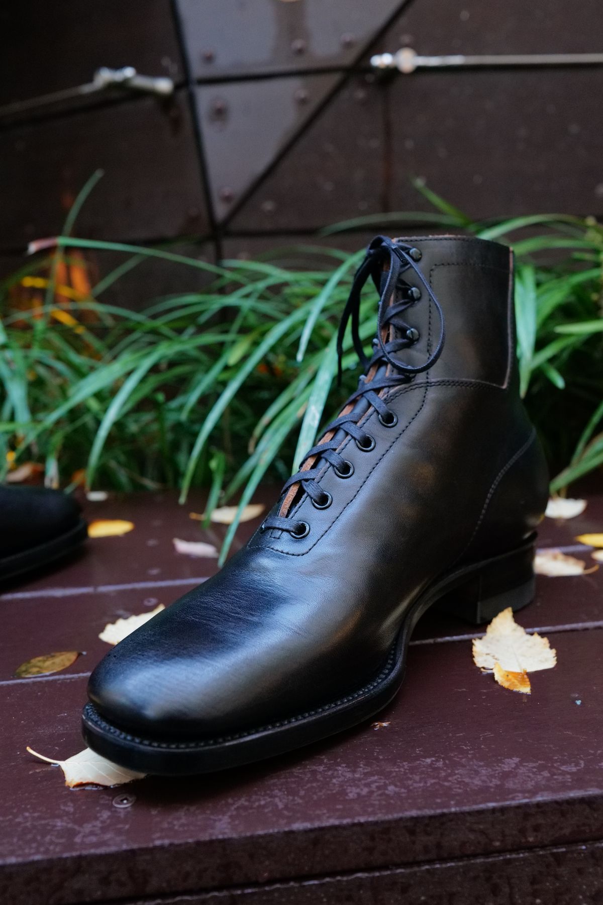 Photo by jcurry on October 27, 2025 of the Clinch Milne Soft-toe in Top Notch Horsehide Black (Tea core).