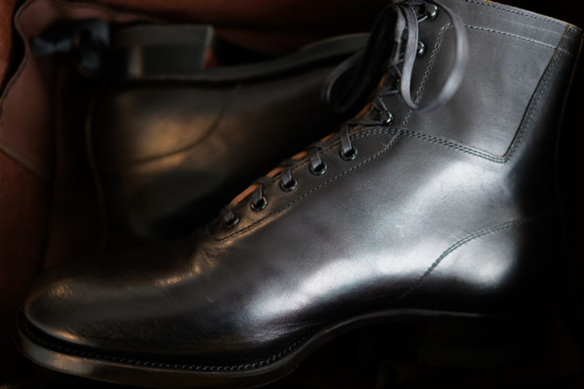 Photo by jcurry on October 16, 2025 of the Clinch Milne Soft-toe in Top Notch Horsehide Black (Tea core).