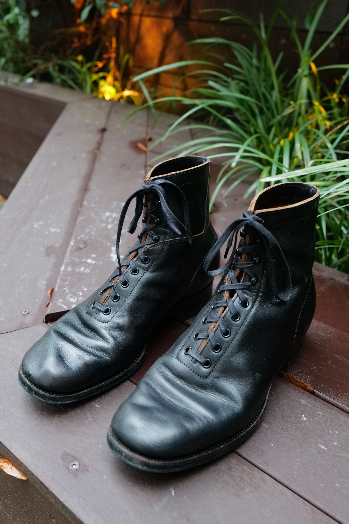 Photo by jcurry on December 3, 2025 of the Clinch Milne Soft-toe in Top Notch Horsehide Black (Tea core).