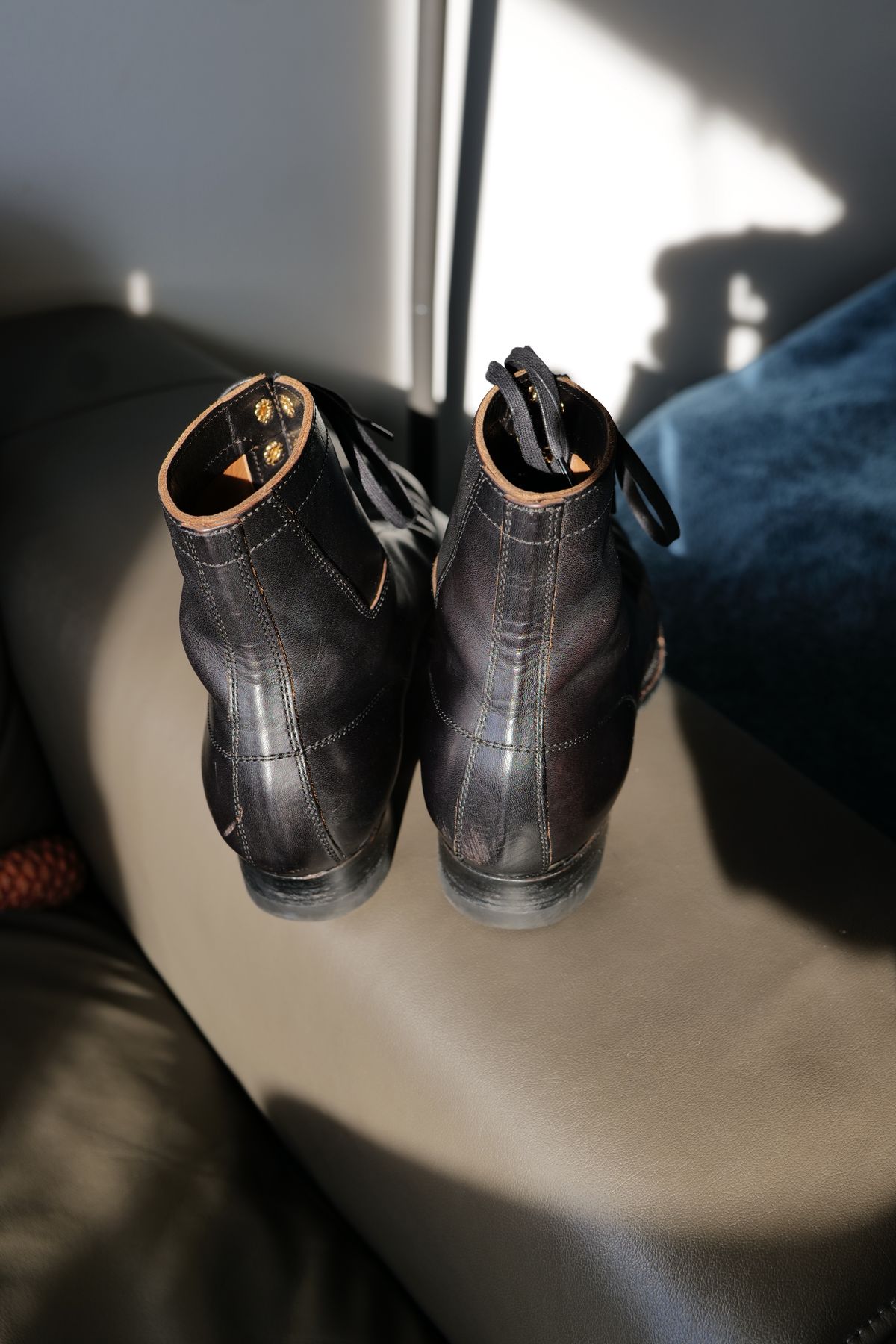 Photo by jcurry on February 4, 2026 of the Clinch Milne Soft-toe in Top Notch Horsehide Black (Tea core).