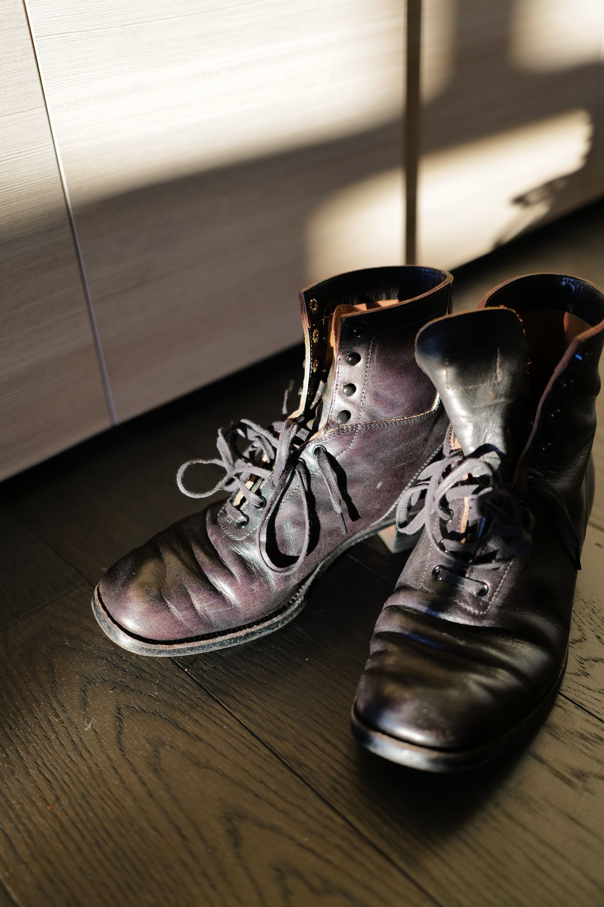 Photo by jcurry on January 20, 2026 of the Clinch Milne Soft-toe in Top Notch Horsehide Black (Tea core).