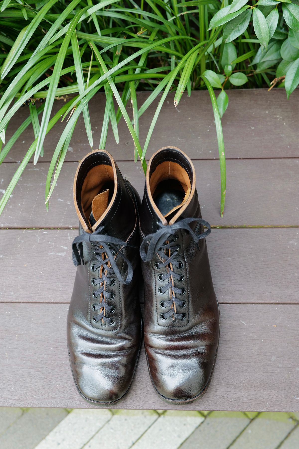 Photo by jcurry on March 1, 2026 of the Clinch Milne Soft-toe in Top Notch Horsehide Black (Tea core).