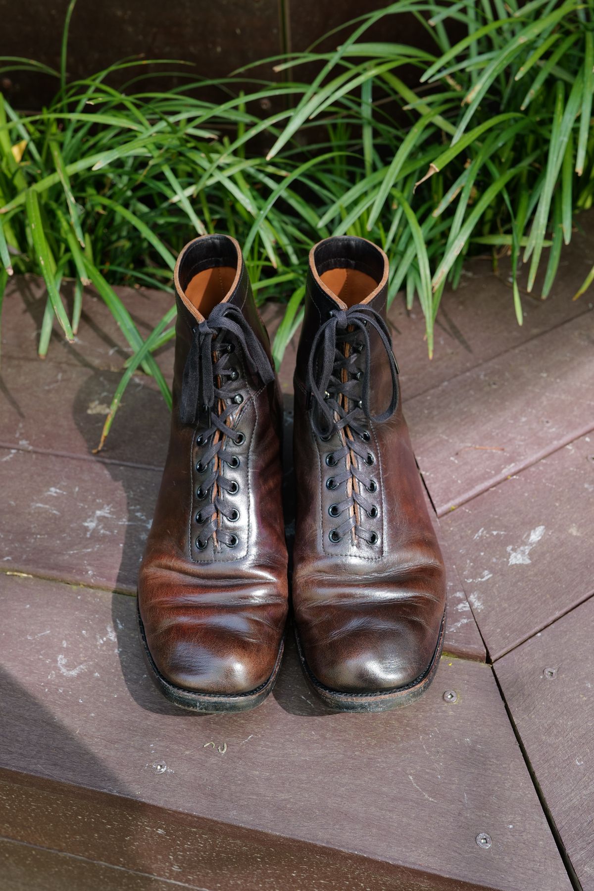 Photo by jcurry on April 5, 2026 of the Clinch Milne Soft-toe in Top Notch Horsehide Black (Tea core).