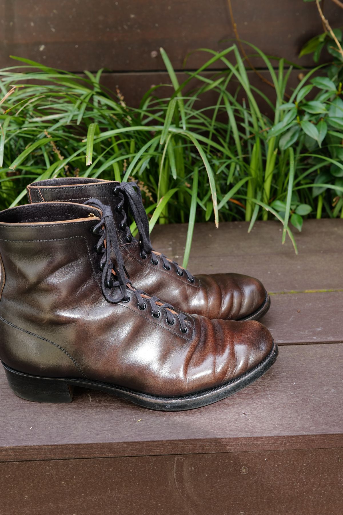 Photo by jcurry on April 5, 2026 of the Clinch Milne Soft-toe in Top Notch Horsehide Black (Tea core).