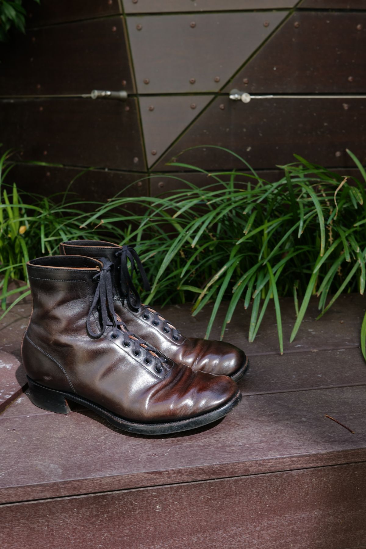 Photo by jcurry on April 5, 2026 of the Clinch Milne Soft-toe in Top Notch Horsehide Black (Tea core).