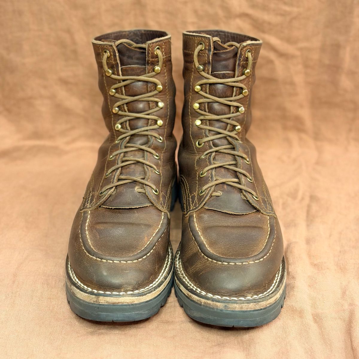 Photo by ElectricElephant on January 6, 2026 of the Nicks Moc Toe in Horween Predator Toasted Coconut.