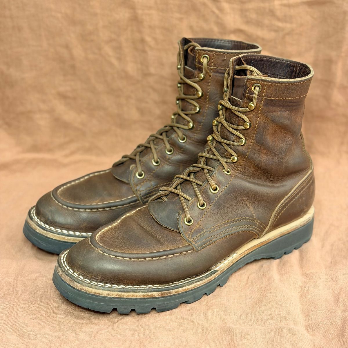 Photo by ElectricElephant on January 6, 2026 of the Nicks Moc Toe in Horween Predator Toasted Coconut.