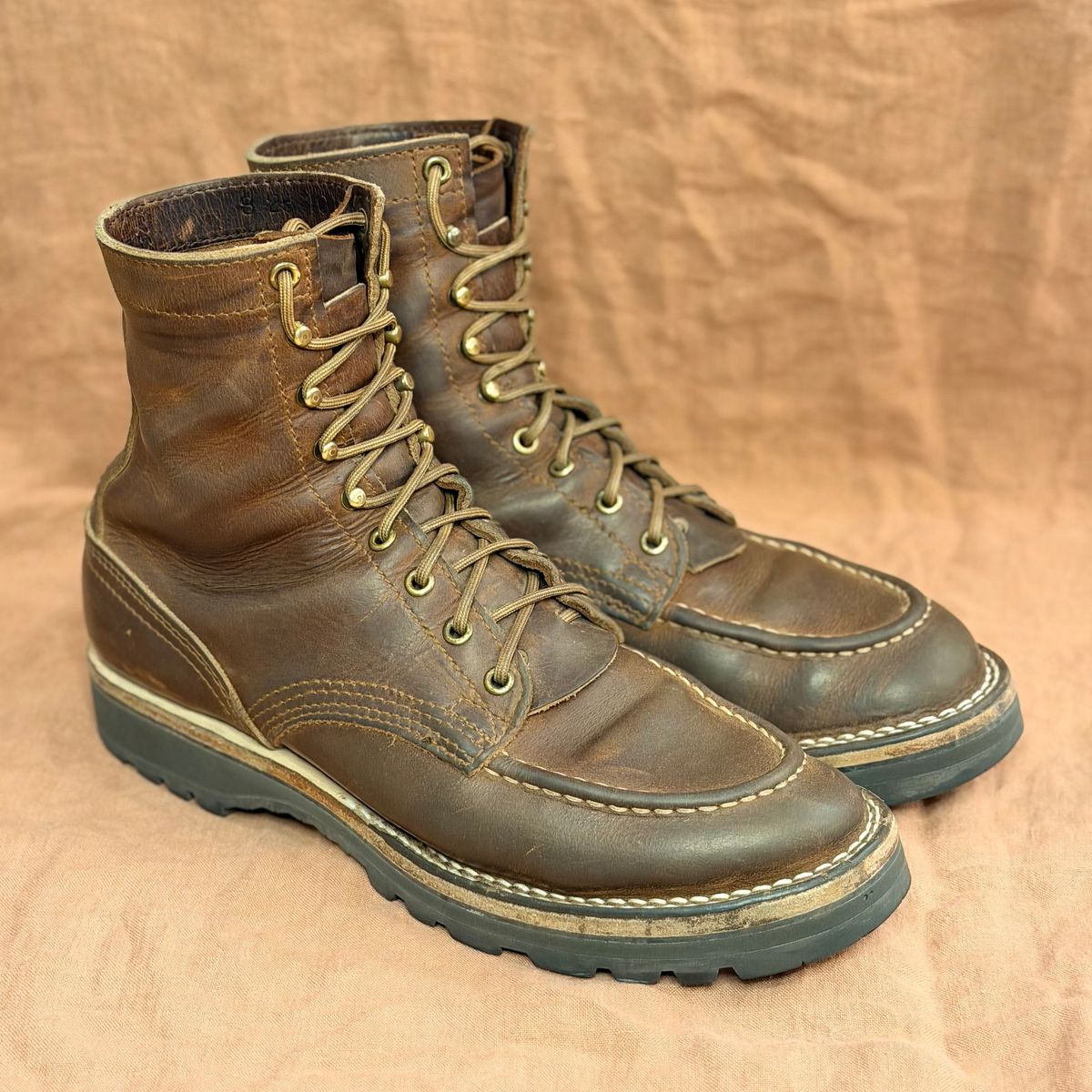 Photo by ElectricElephant on January 6, 2026 of the Nicks Moc Toe in Horween Predator Toasted Coconut.