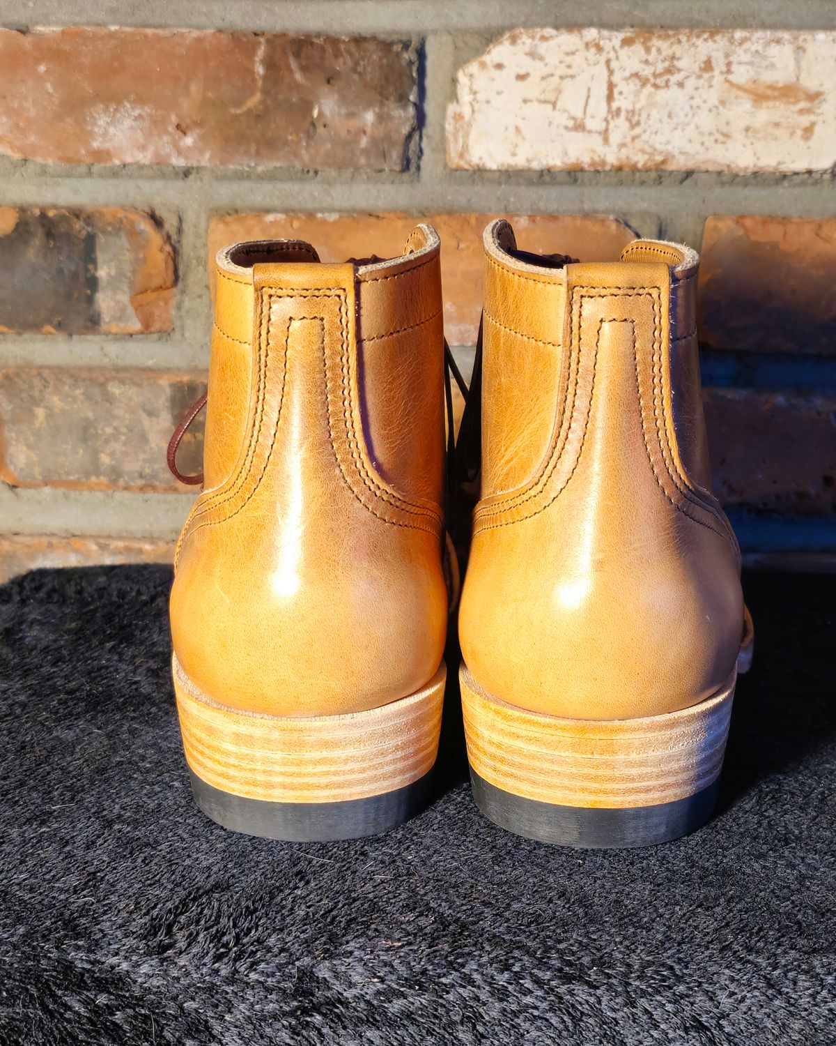 Photo by sub_machinist on October 5, 2025 of the Nicks Ivan in Horween Light Natural Dublin.