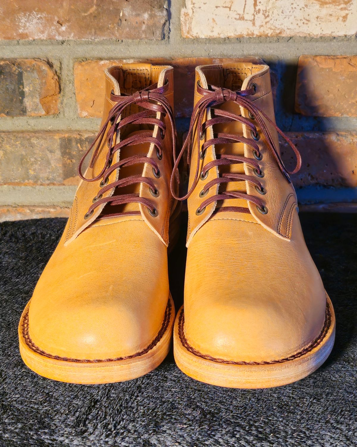 Photo by sub_machinist on October 5, 2025 of the Nicks Ivan in Horween Light Natural Dublin.