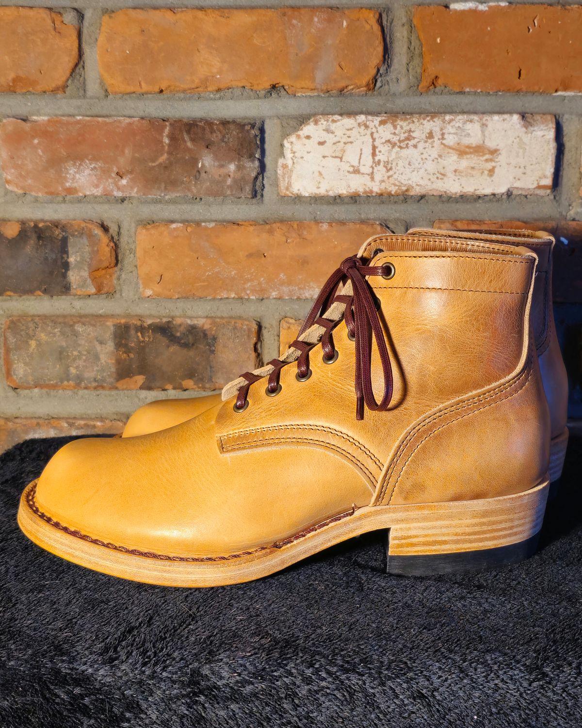 Photo by sub_machinist on October 5, 2025 of the Nicks Ivan in Horween Light Natural Dublin.