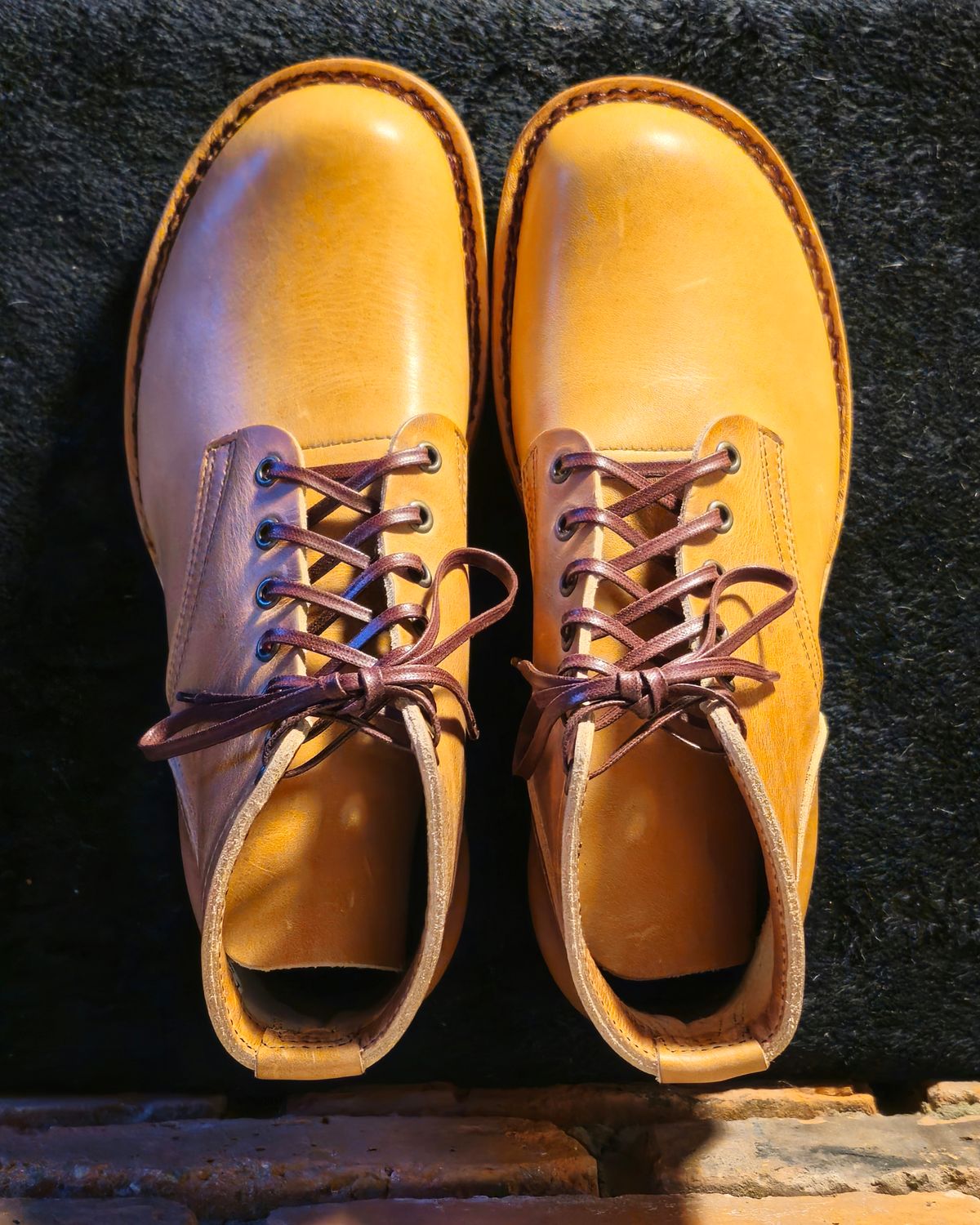 Photo by sub_machinist on October 5, 2025 of the Nicks Ivan in Horween Light Natural Dublin.