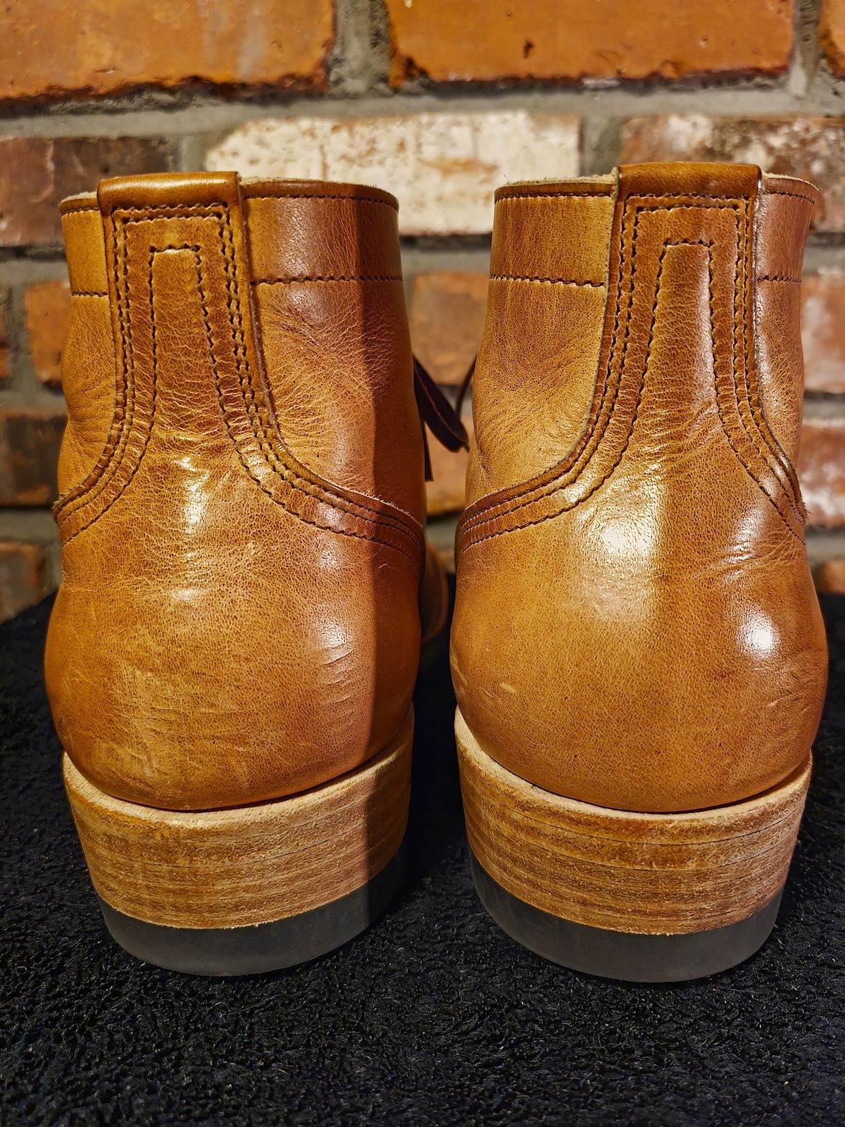 Photo by sub_machinist on November 6, 2025 of the Nicks Ivan in Horween Light Natural Dublin.