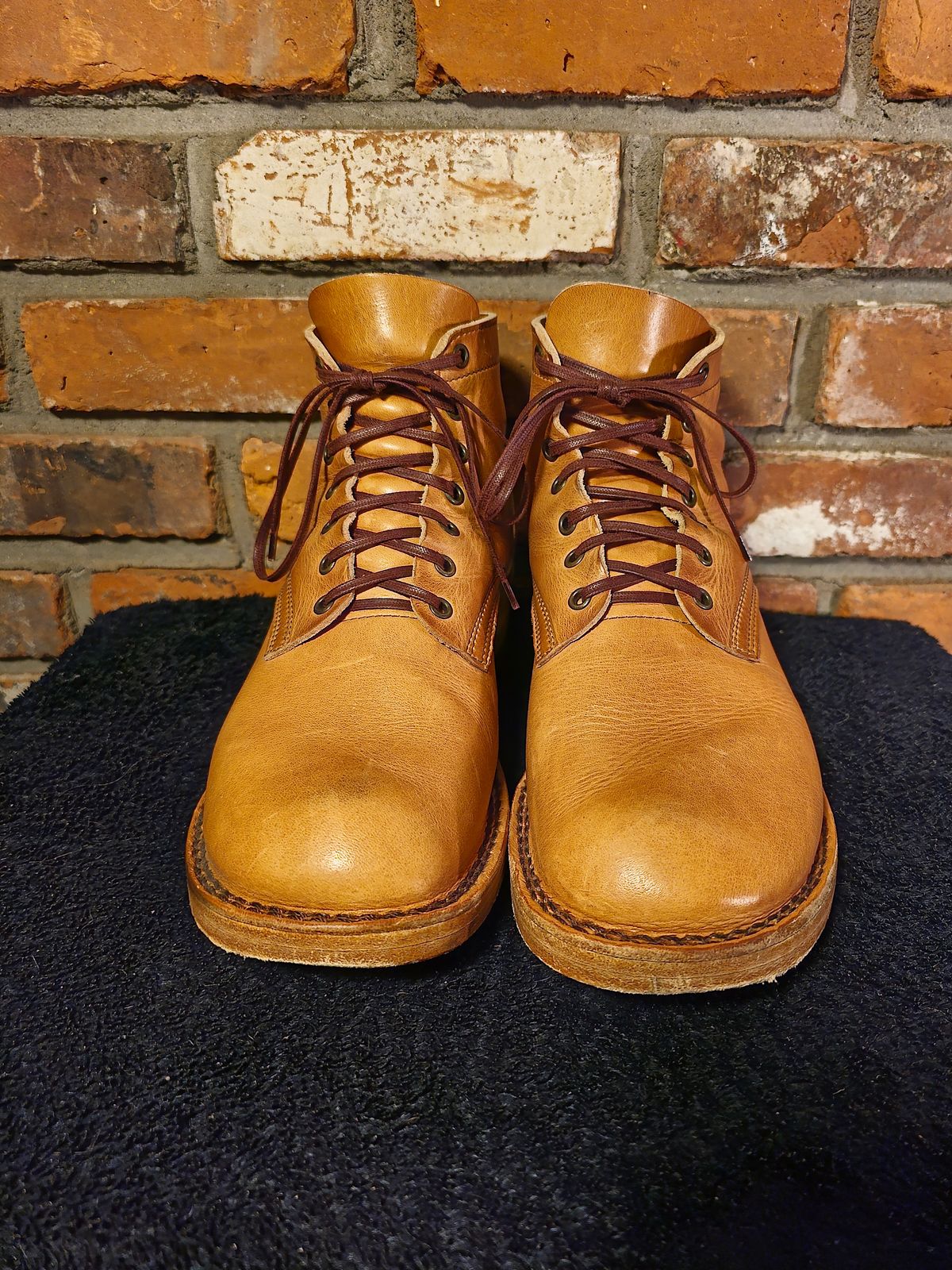 Photo by sub_machinist on November 6, 2025 of the Nicks Ivan in Horween Light Natural Dublin.