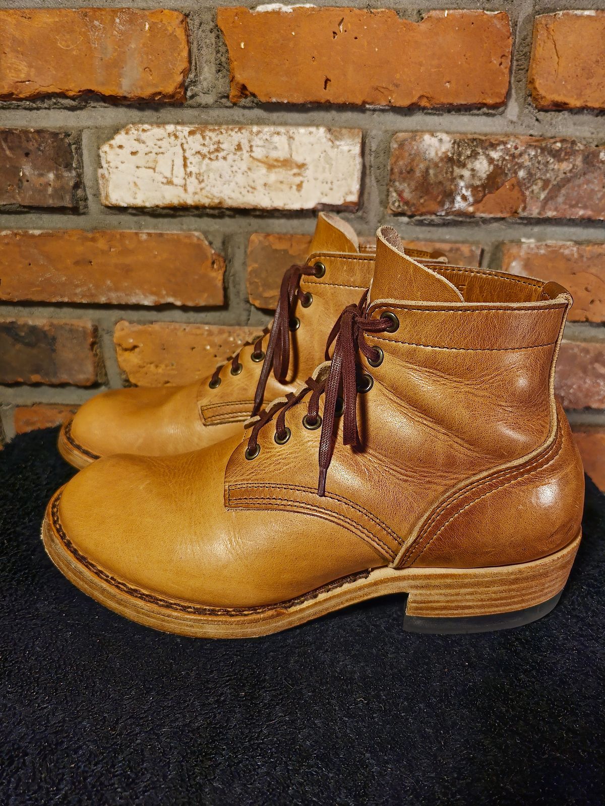 Photo by sub_machinist on November 6, 2025 of the Nicks Ivan in Horween Light Natural Dublin.