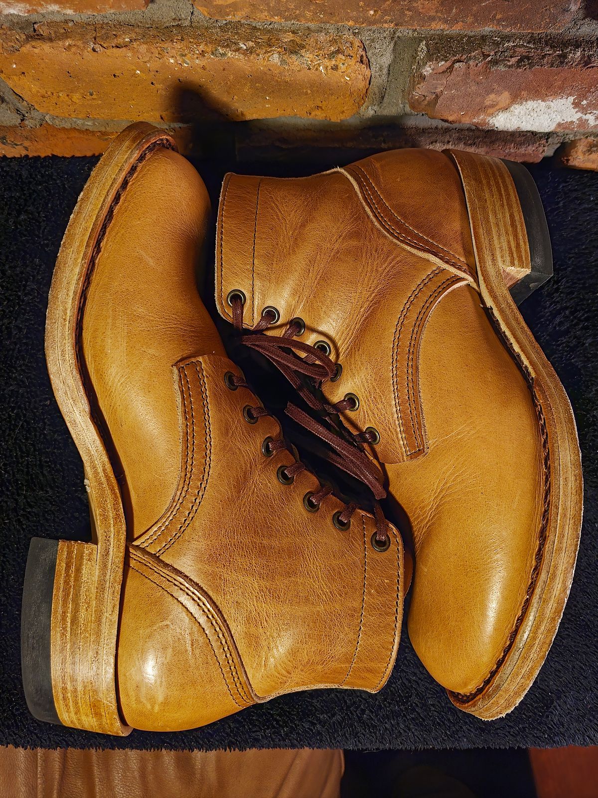 Photo by sub_machinist on November 6, 2025 of the Nicks Ivan in Horween Light Natural Dublin.