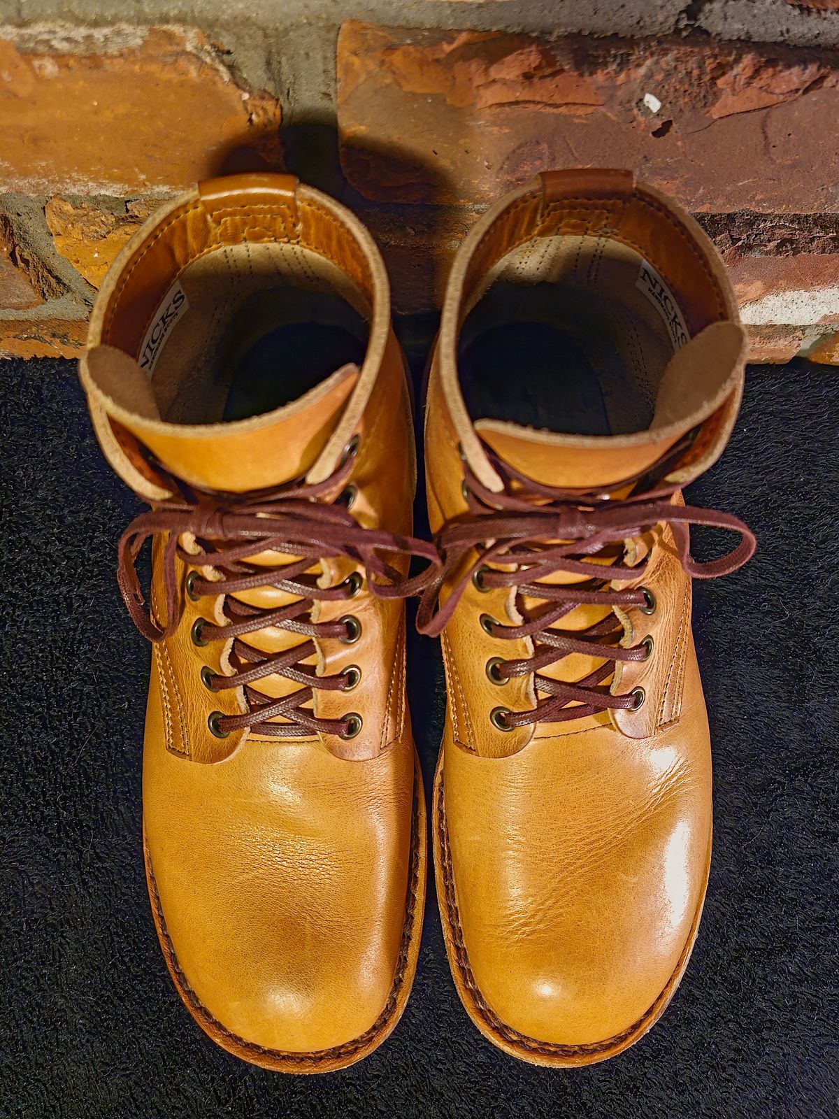 Photo by sub_machinist on November 6, 2025 of the Nicks Ivan in Horween Light Natural Dublin.