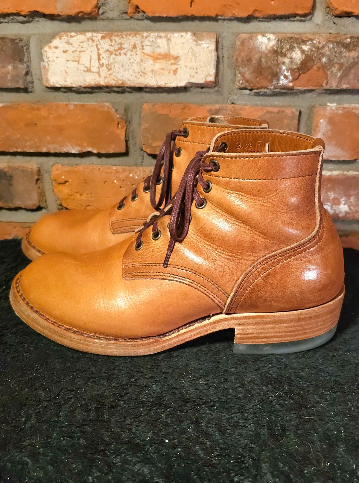 Photo by sub_machinist on December 6, 2025 of the Nicks Ivan in Horween Light Natural Dublin.