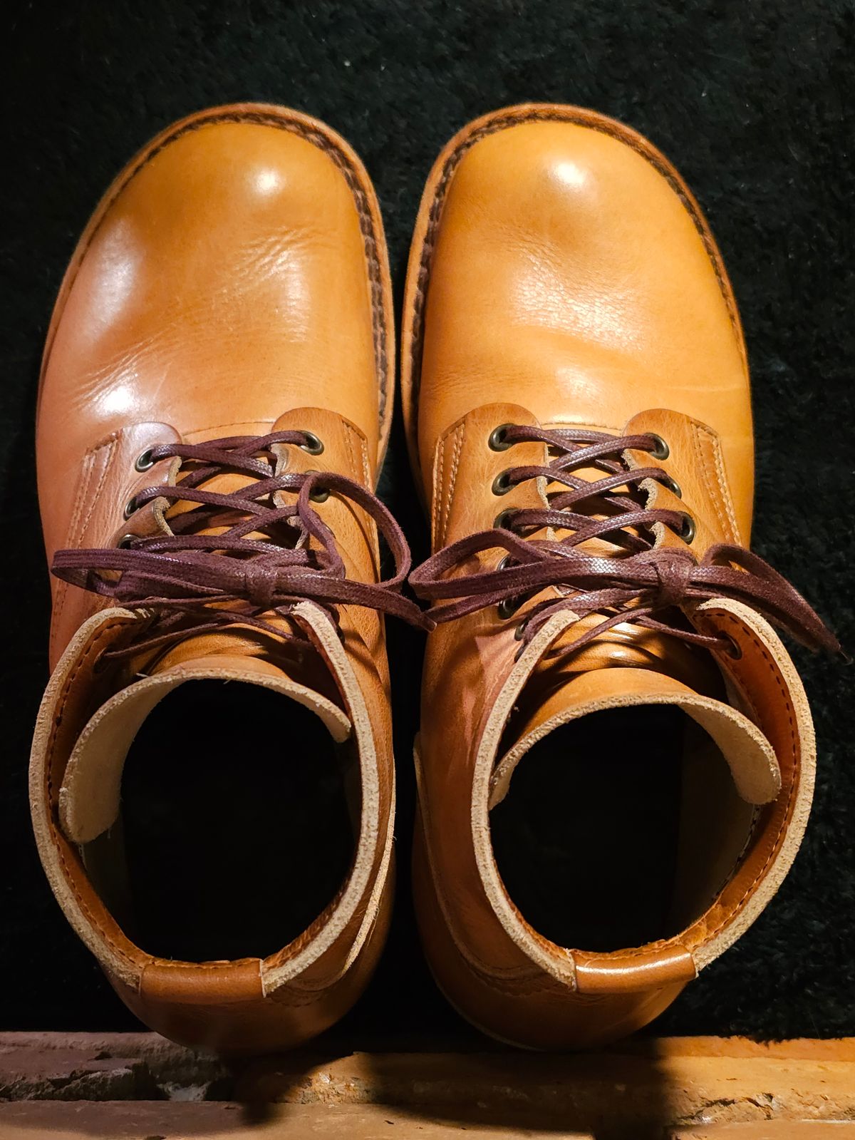 Photo by sub_machinist on December 6, 2025 of the Nicks Ivan in Horween Light Natural Dublin.