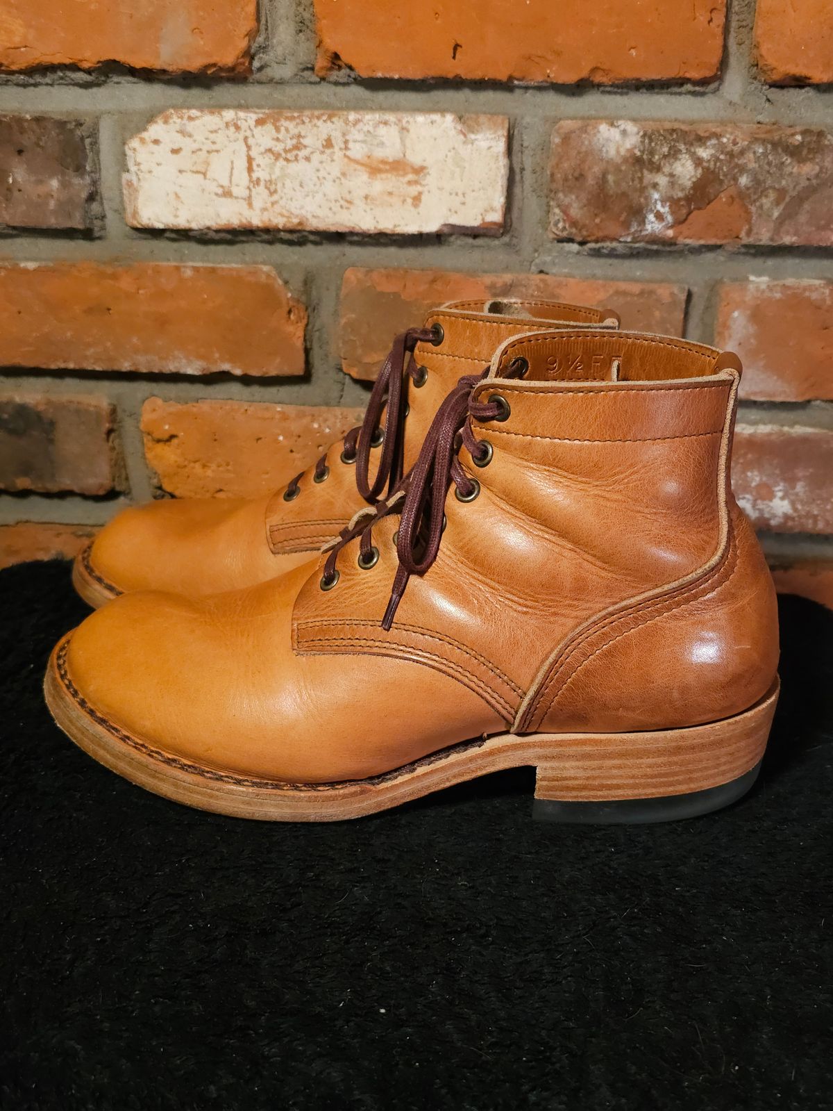 Photo by sub_machinist on December 6, 2025 of the Nicks Ivan in Horween Light Natural Dublin.