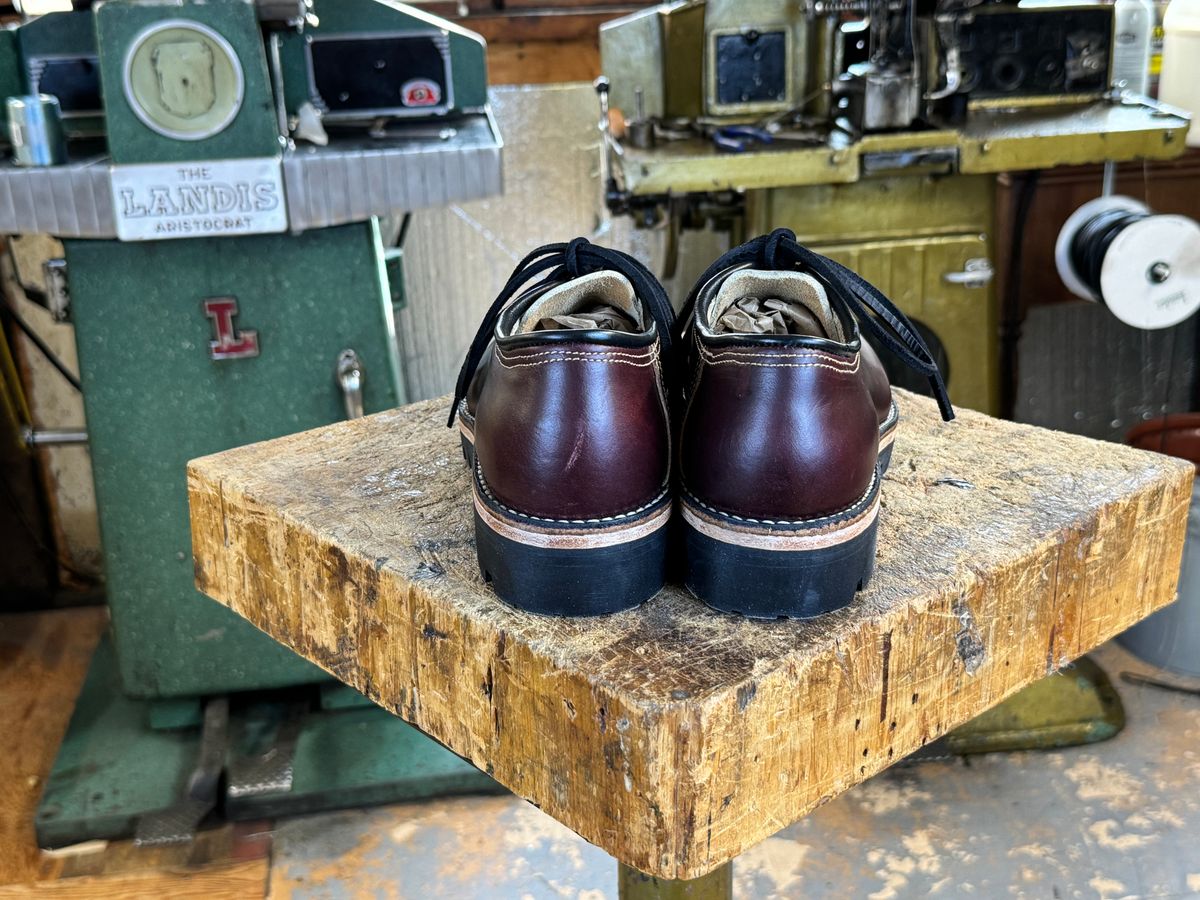 Photo by limmer_zeta on October 1, 2024 of the Peter Limmer & Sons Whole Cut Center Tie in Seidel Oxblood Double Shot.